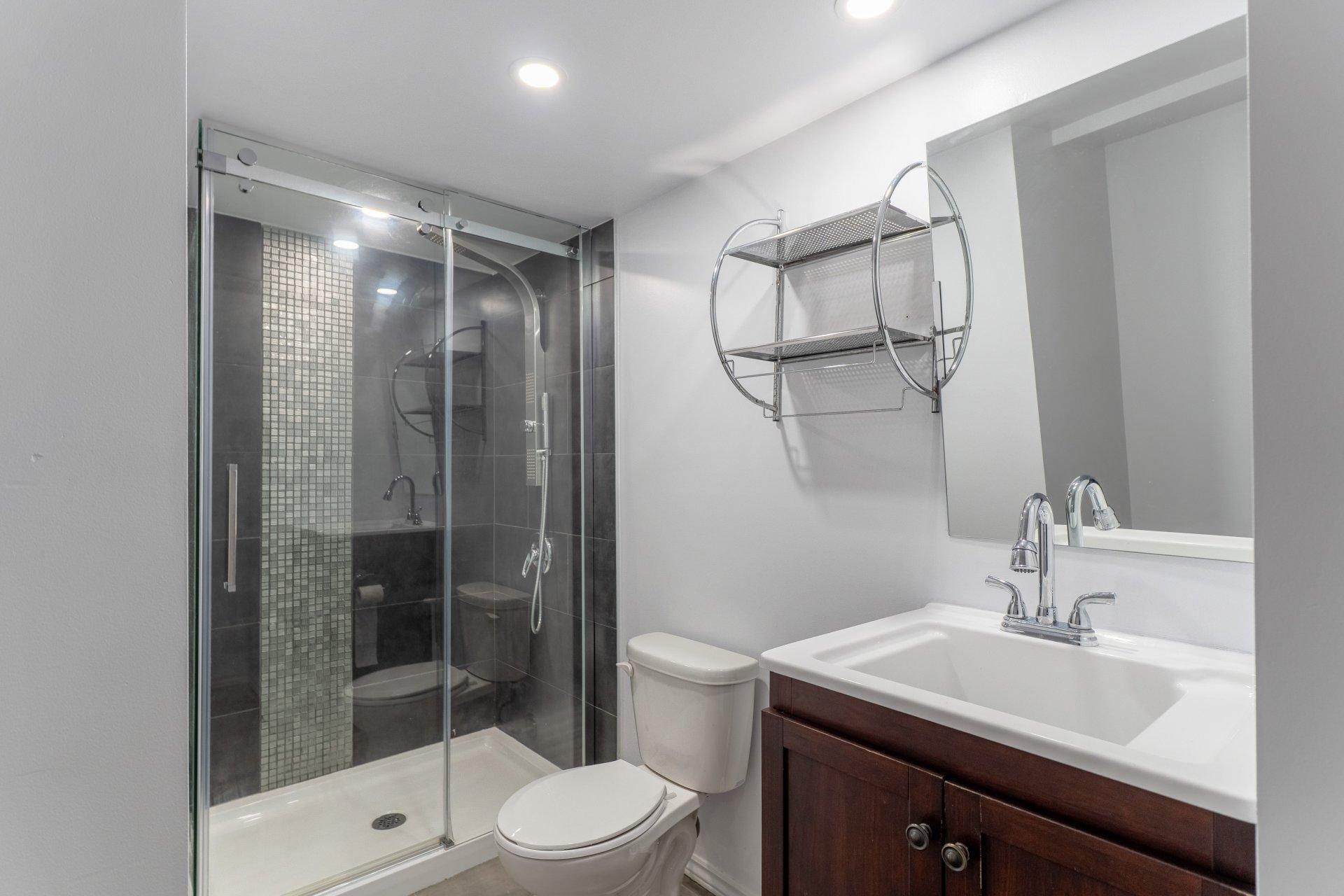 









6263


Rue des Mimosas

,
Longueuil (Saint-Hubert),




QC
J3Z1J5

