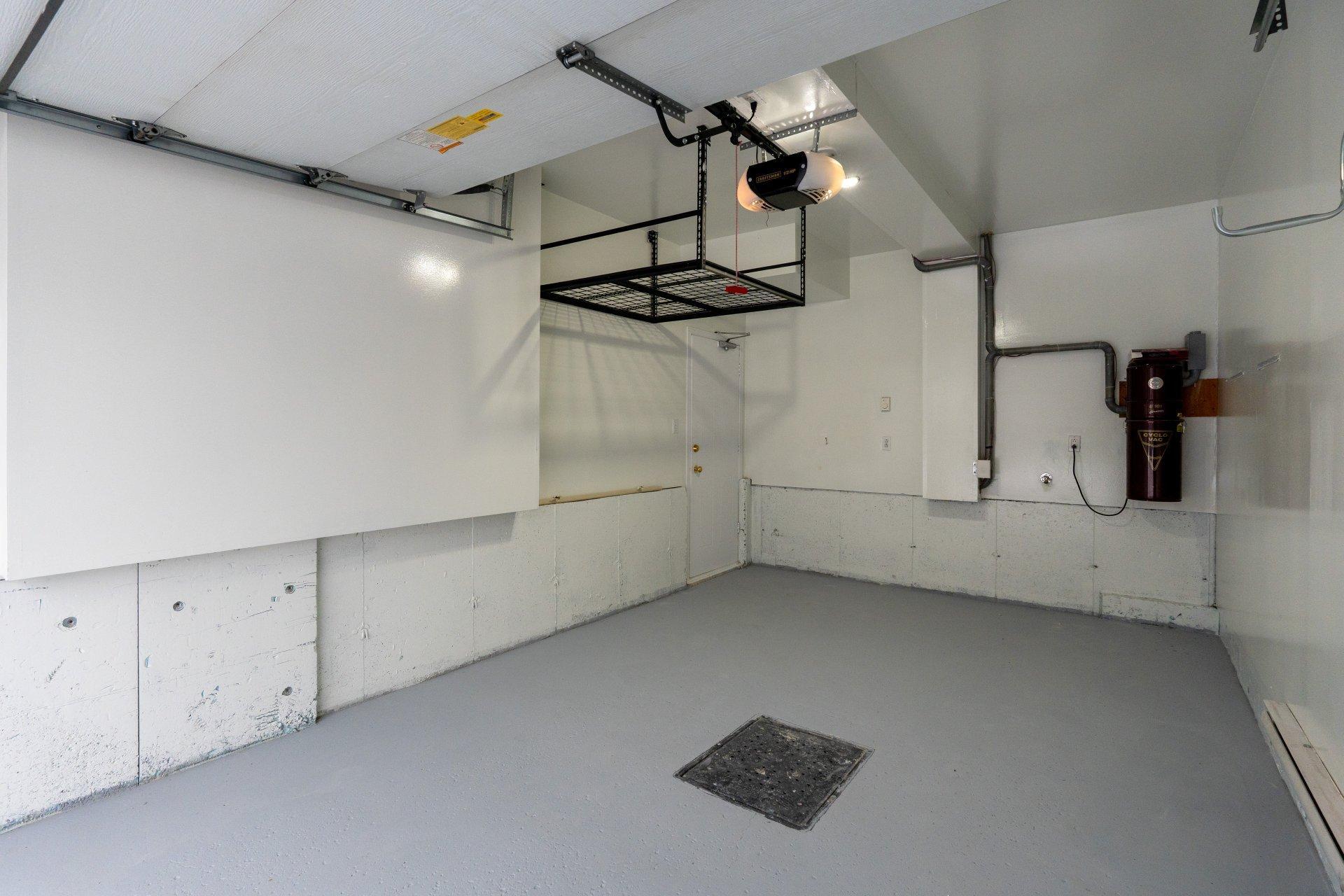 









6263


Rue des Mimosas

,
Longueuil (Saint-Hubert),




QC
J3Z1J5

