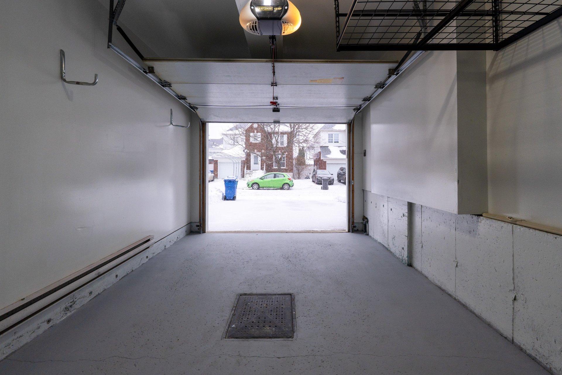 









6263


Rue des Mimosas

,
Longueuil (Saint-Hubert),




QC
J3Z1J5

