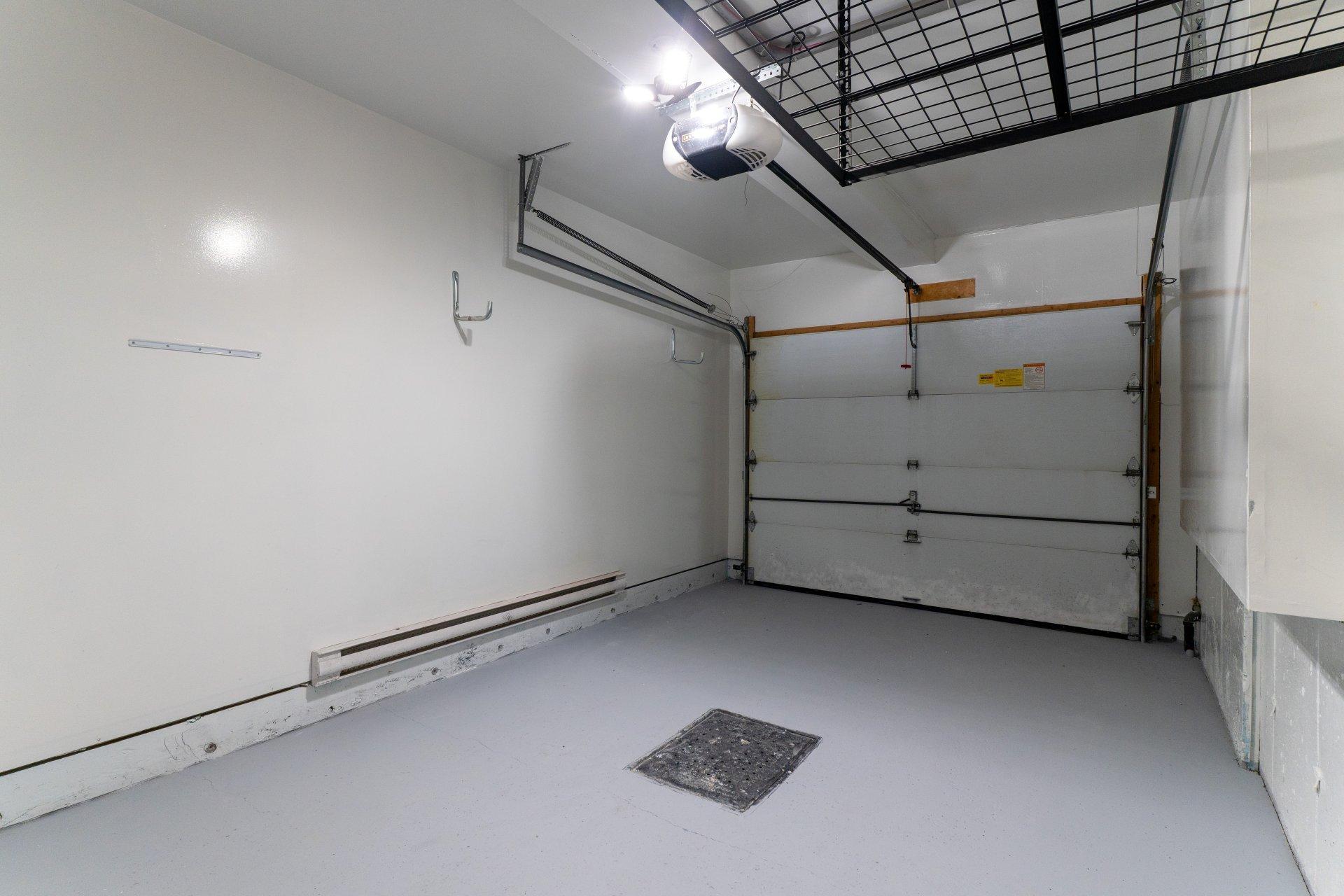 









6263


Rue des Mimosas

,
Longueuil (Saint-Hubert),




QC
J3Z1J5

