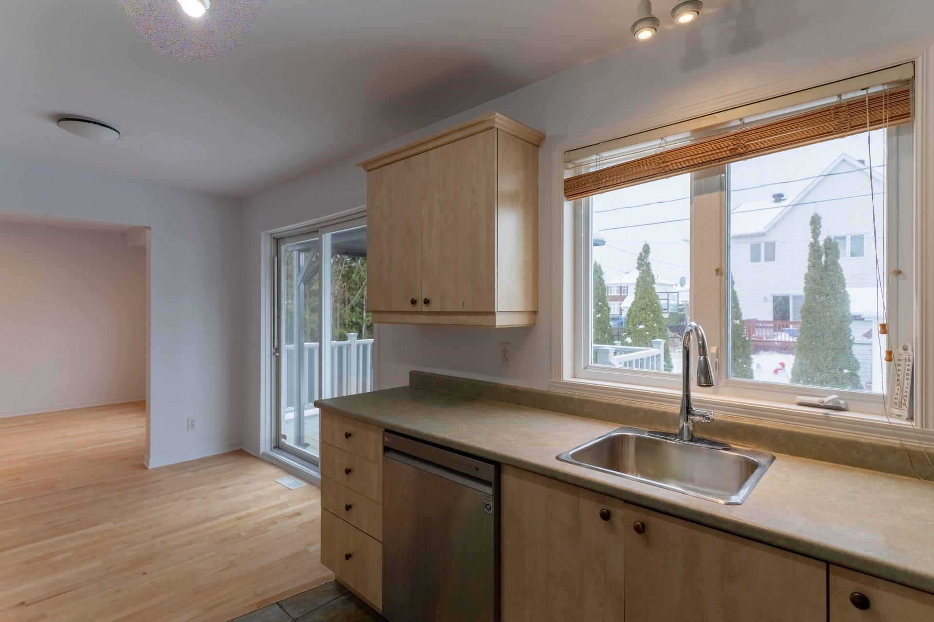 









6263


Rue des Mimosas

,
Longueuil (Saint-Hubert),




QC
J3Z1J5

