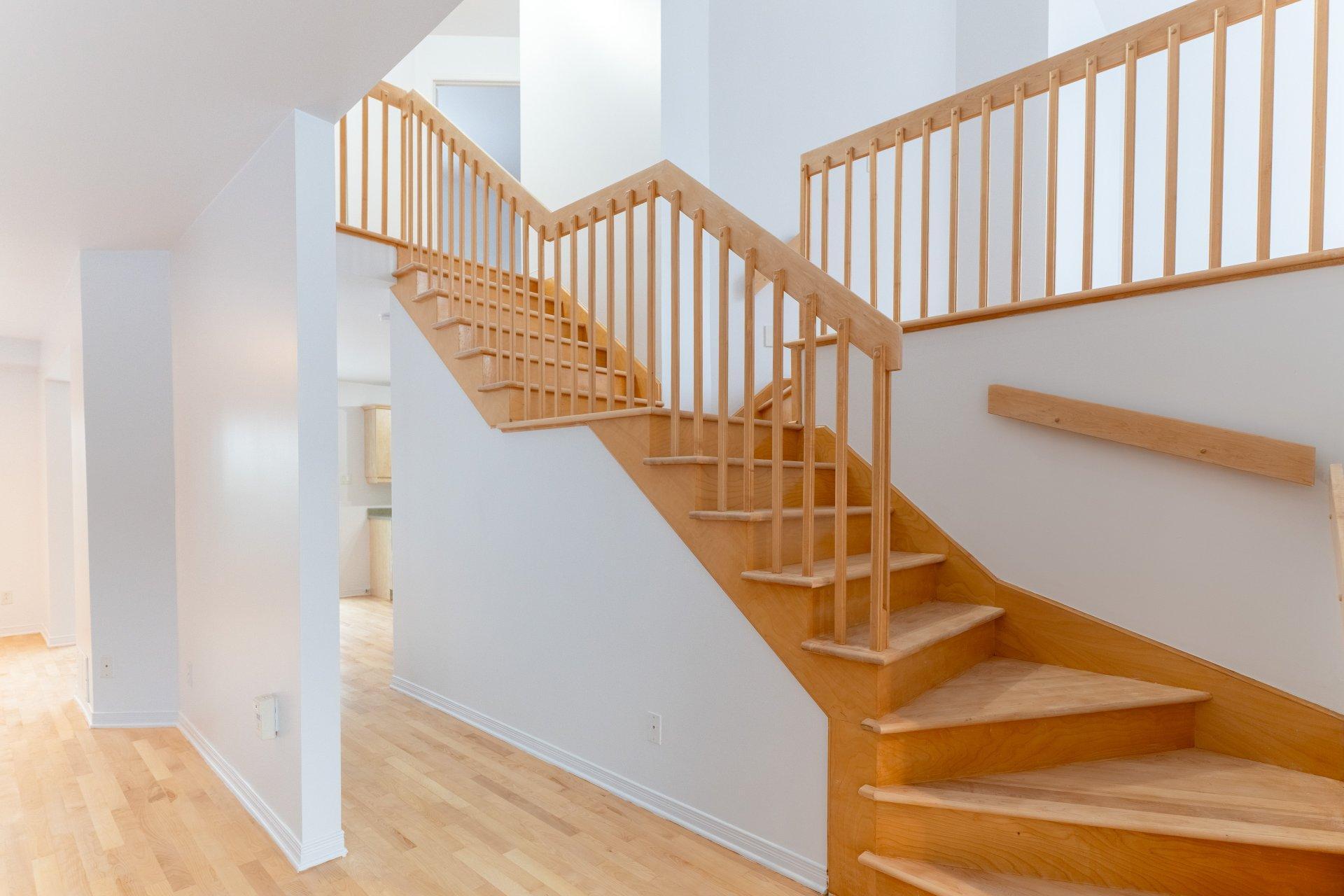 









6263


Rue des Mimosas

,
Longueuil (Saint-Hubert),




QC
J3Z1J5

