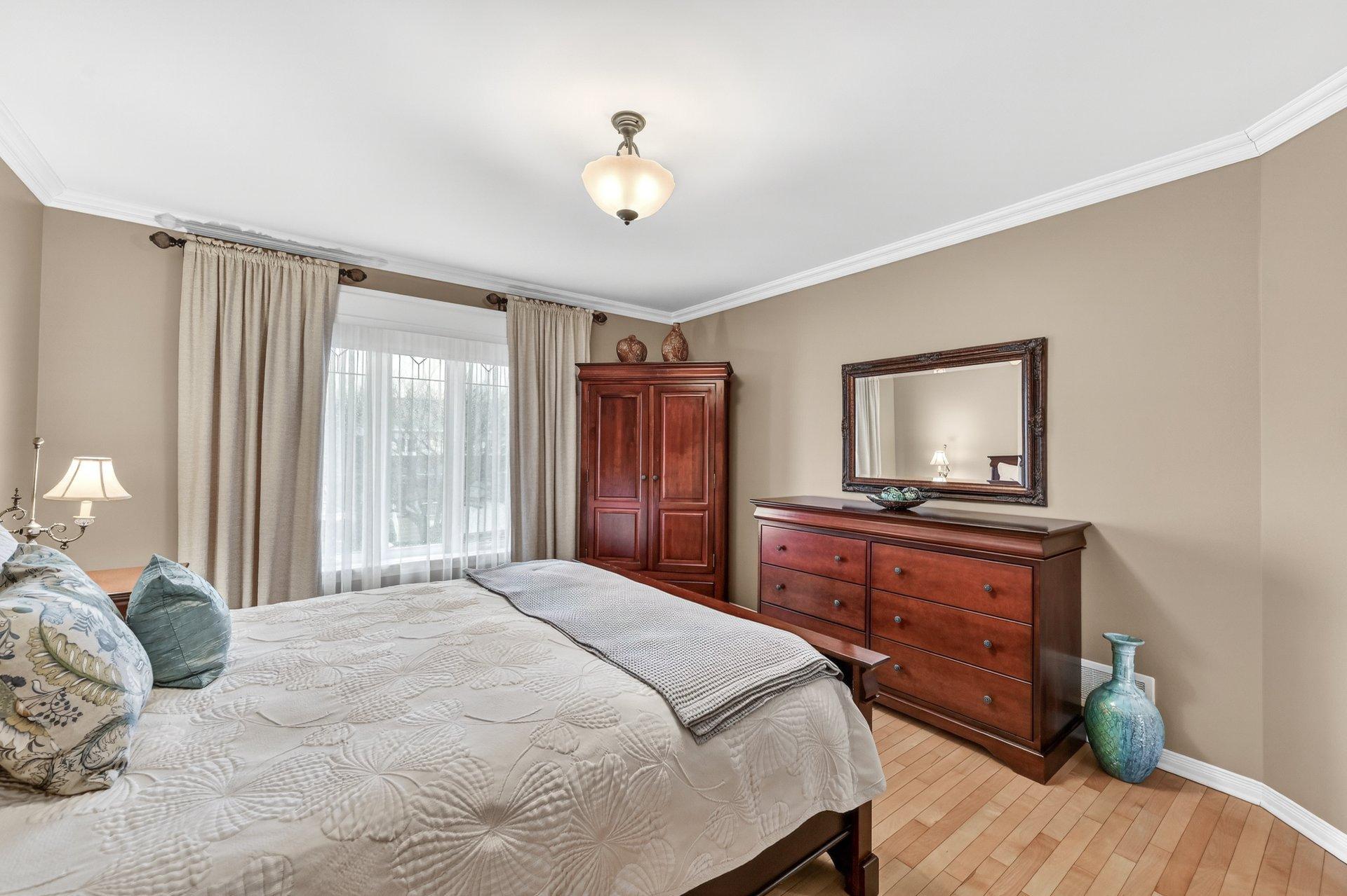 









15


Rue Louis-Fréchette

,
Saint-Jean-sur-Richelieu,




QC
J2W1E9

