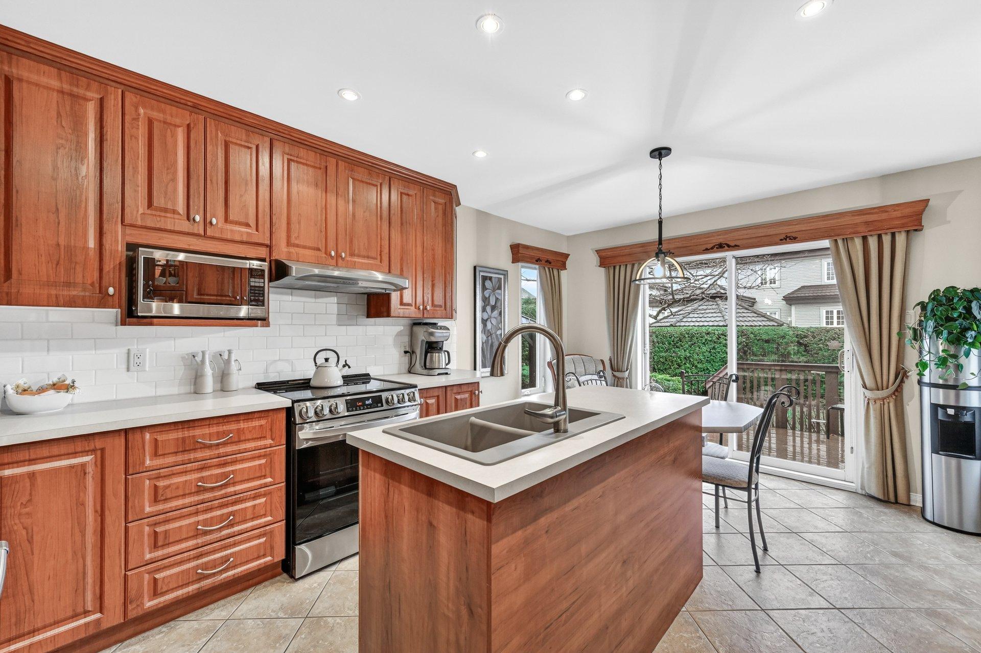 









15


Rue Louis-Fréchette

,
Saint-Jean-sur-Richelieu,




QC
J2W1E9

