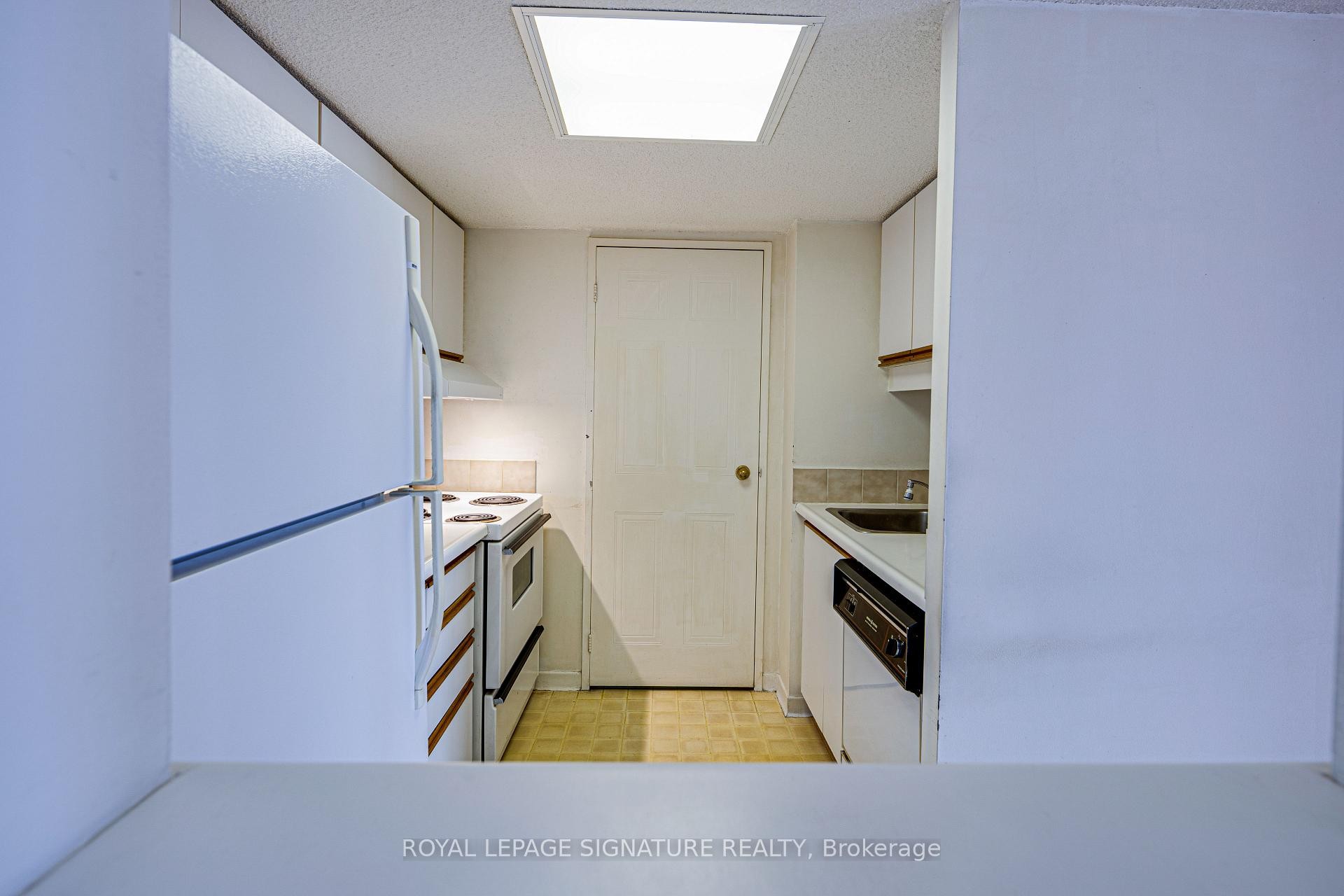 









150


Alton Towers

Circle, 405,
Toronto,




ON
M1V 4X7

