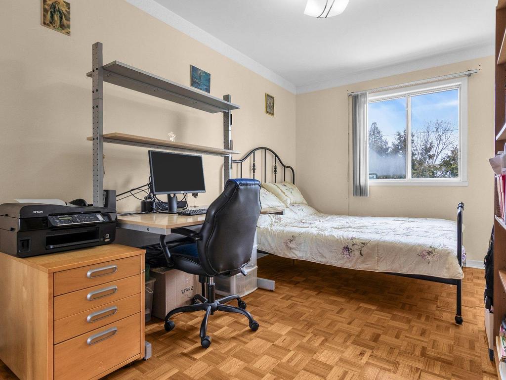 









5053


Rue Athéna

,
Pierrefonds-Roxboro (Montréal),




QC
H8Z3K9

