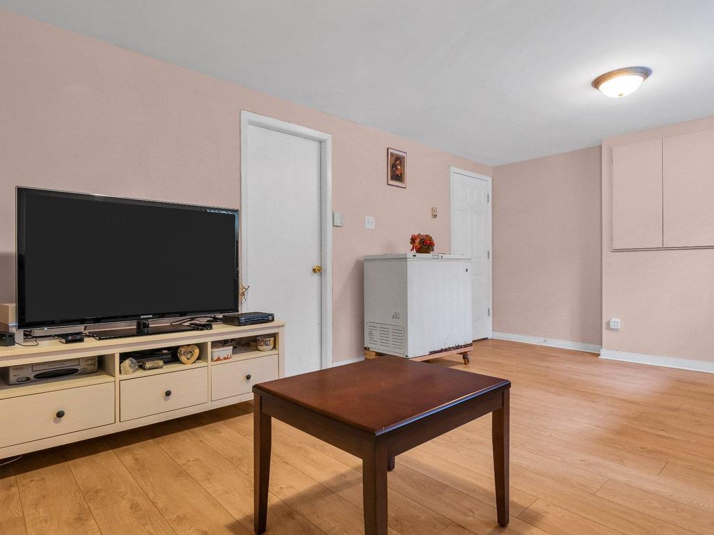 









5053


Rue Athéna

,
Pierrefonds-Roxboro (Montréal),




QC
H8Z3K9

