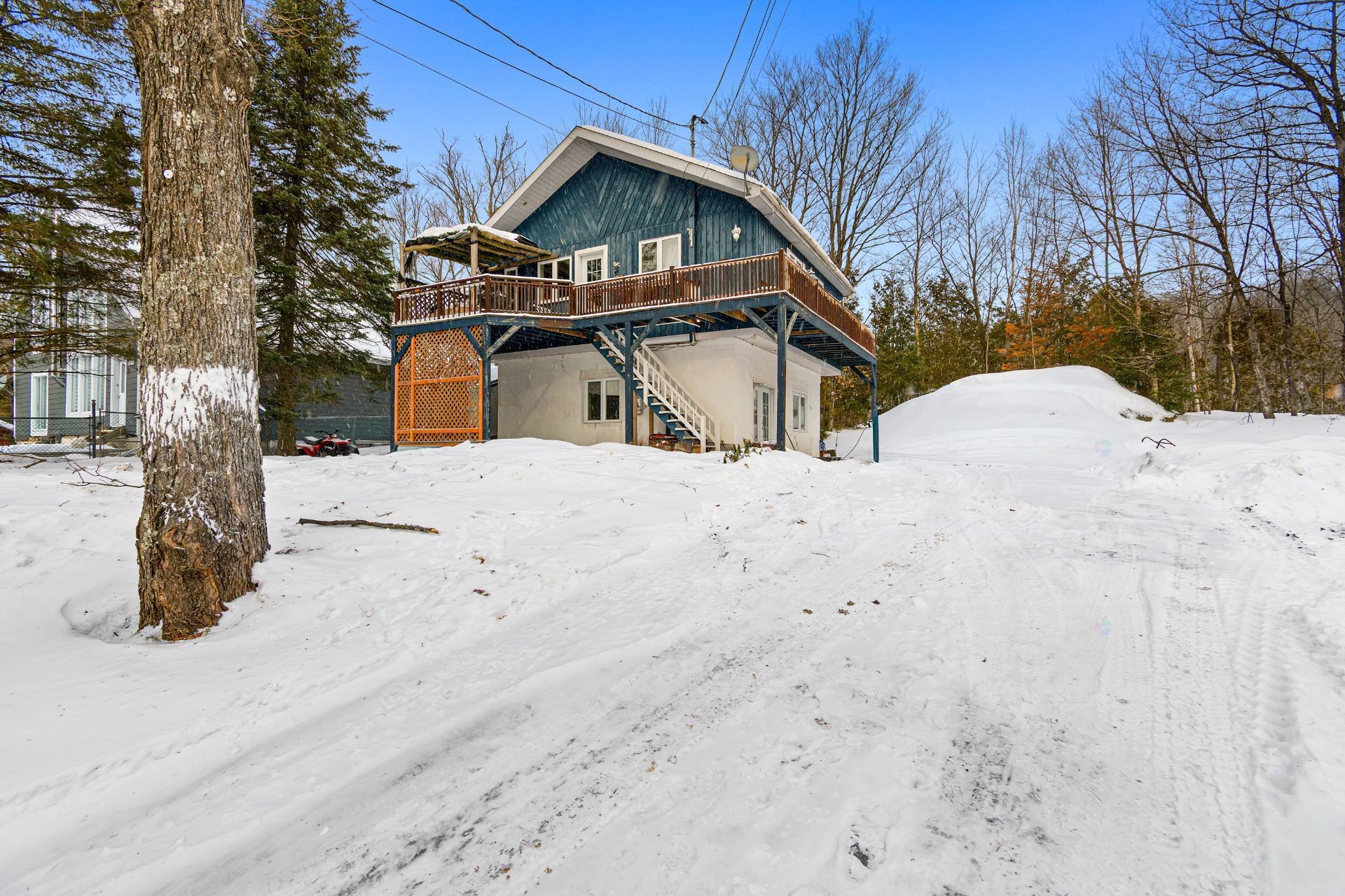 









1726


Ch. de la Baie-du-Lac

,
Saint-Sauveur,




QC
J0R1R1

