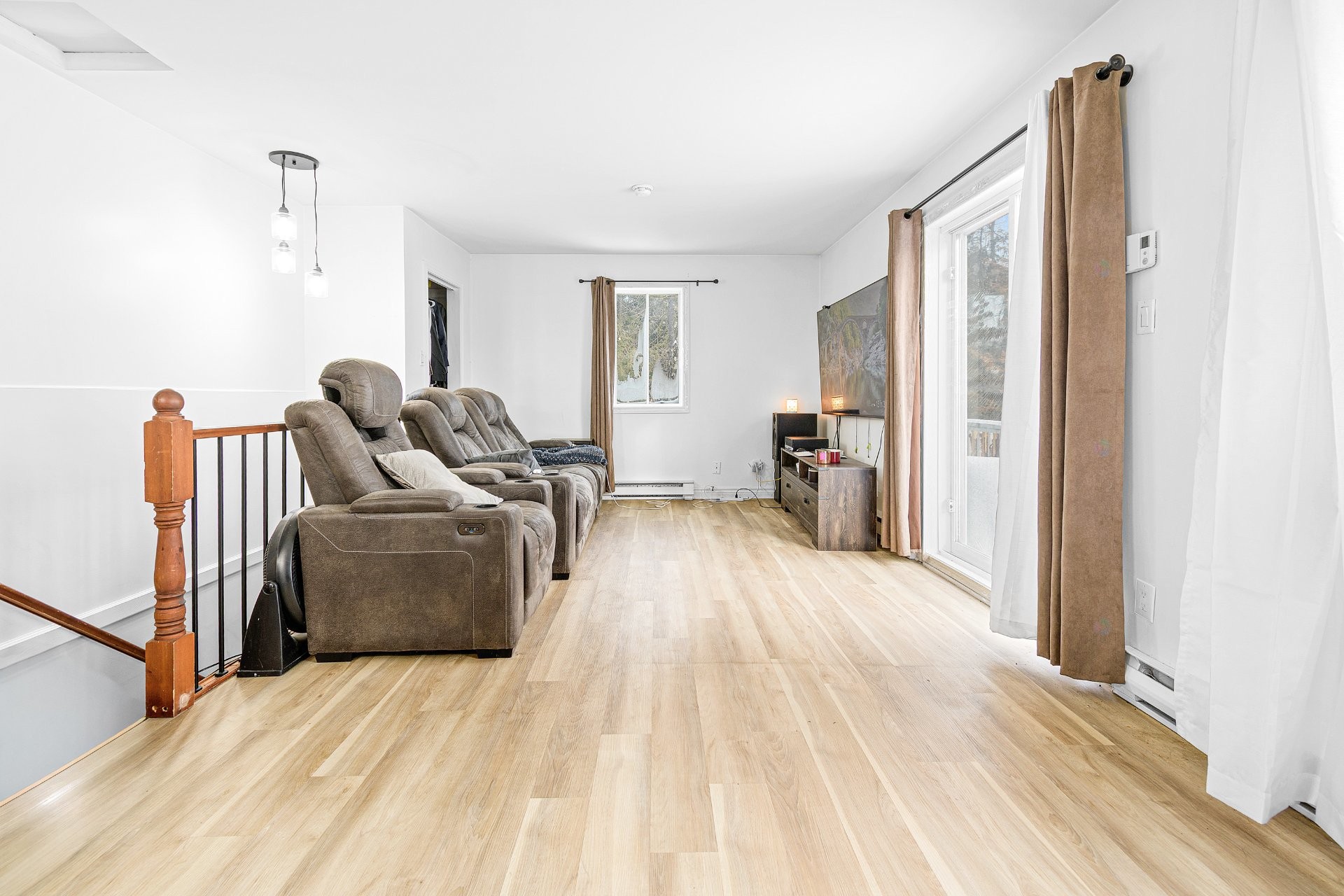 









1726


Ch. de la Baie-du-Lac

,
Saint-Sauveur,




QC
J0R1R1

