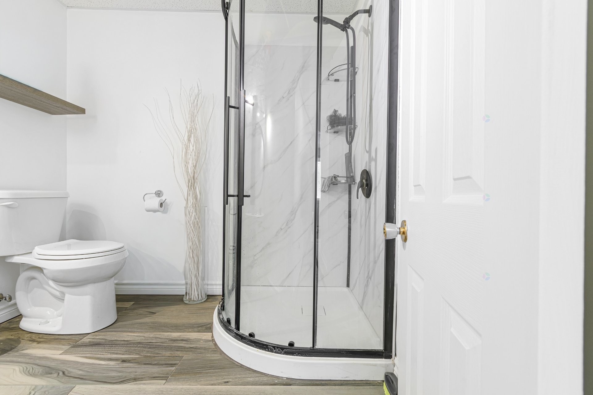 









1726


Ch. de la Baie-du-Lac

,
Saint-Sauveur,




QC
J0R1R1

