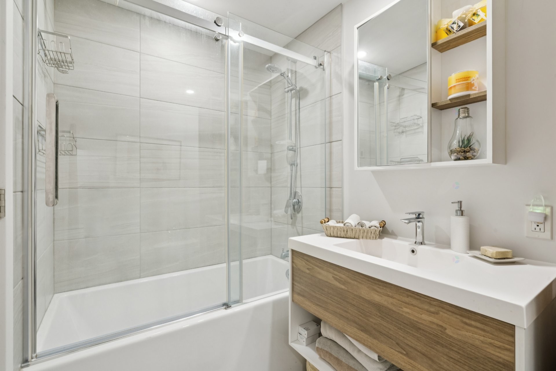 









64


Ch. St-François-Xavier

, 015,
Candiac,




QC
J5R0V1

