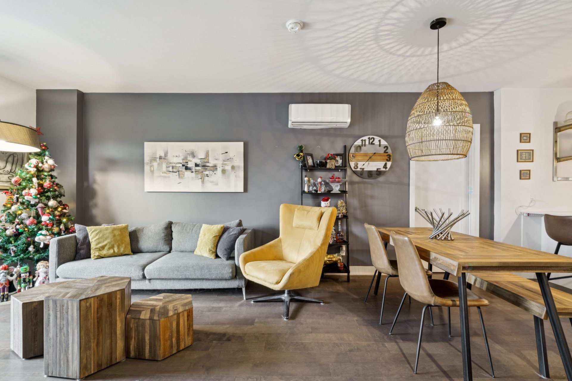 









64


Ch. St-François-Xavier

, 015,
Candiac,




QC
J5R0V1

