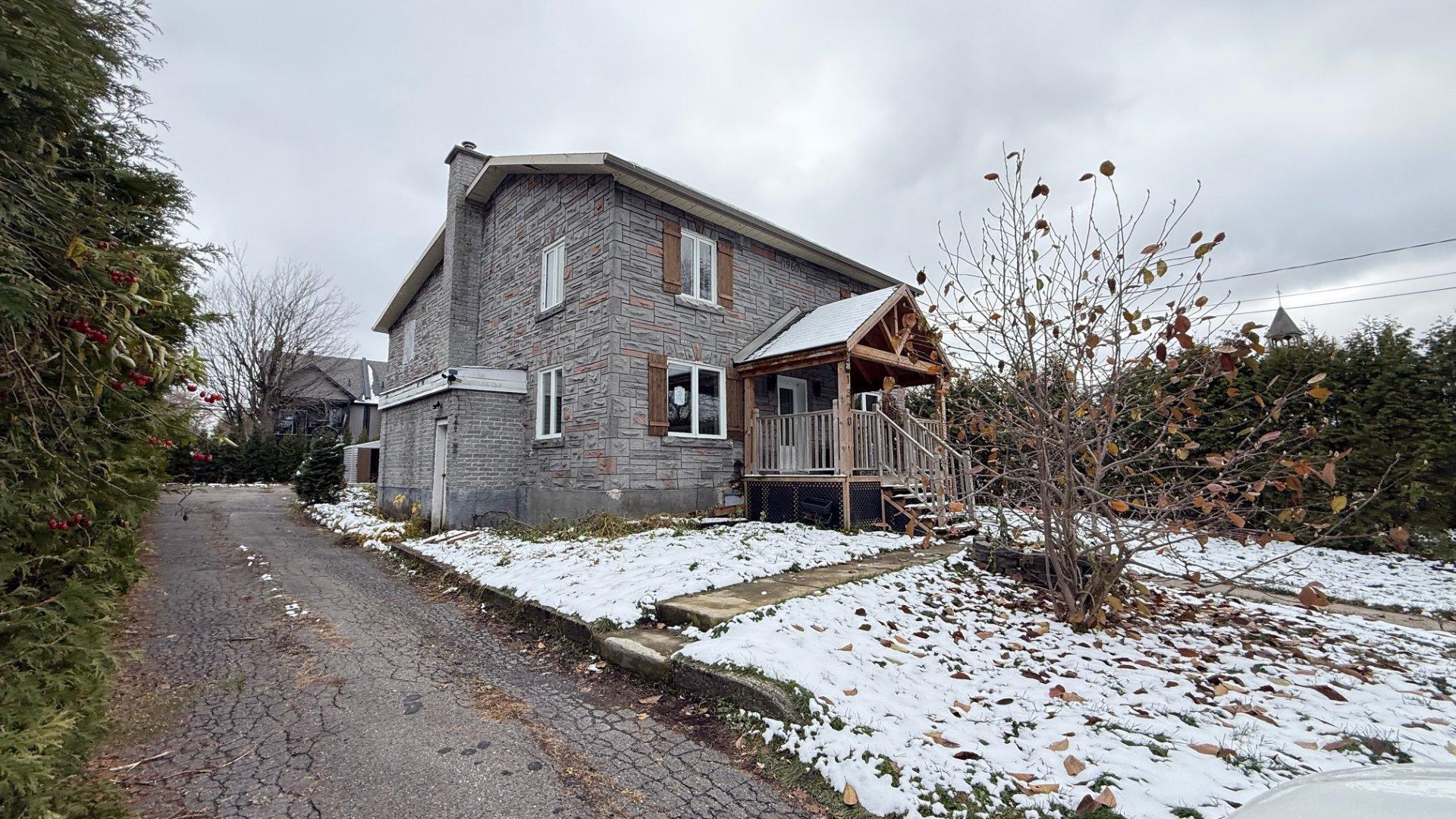 









1370


Ch. du Lac-St-Louis

,
Léry,




QC
J6N1B1


