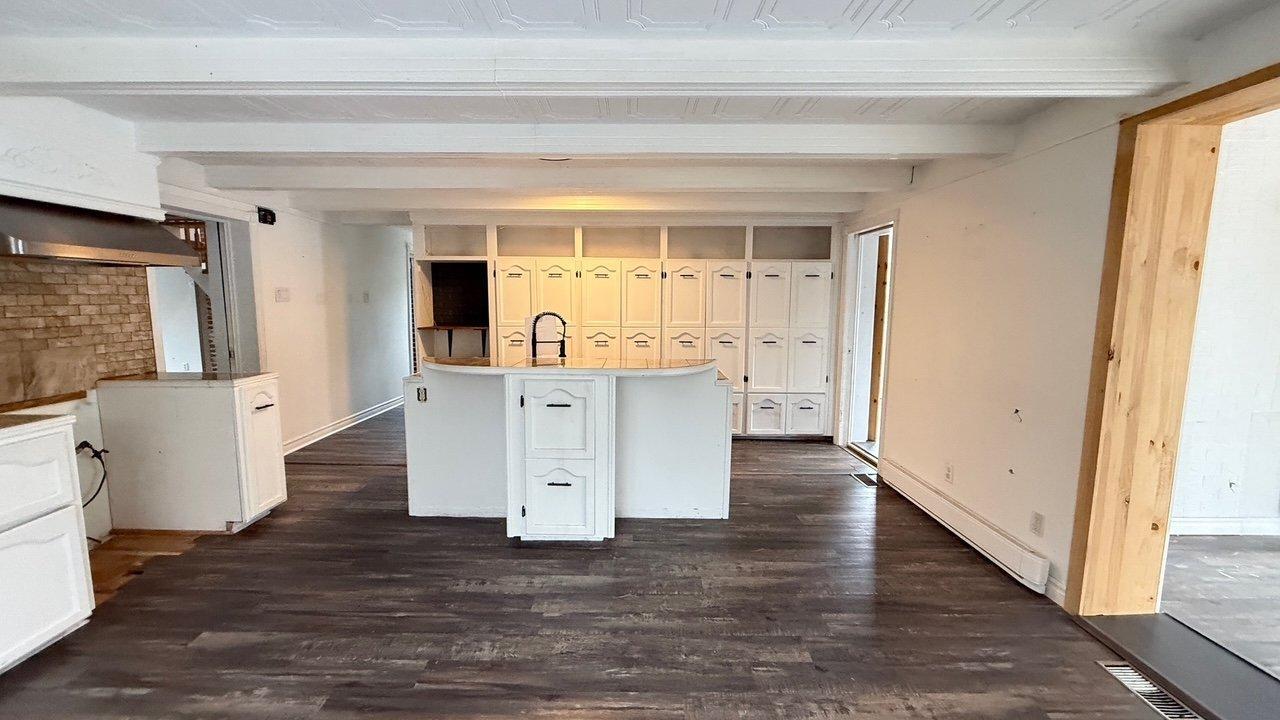 









1370


Ch. du Lac-St-Louis

,
Léry,




QC
J6N1B1

