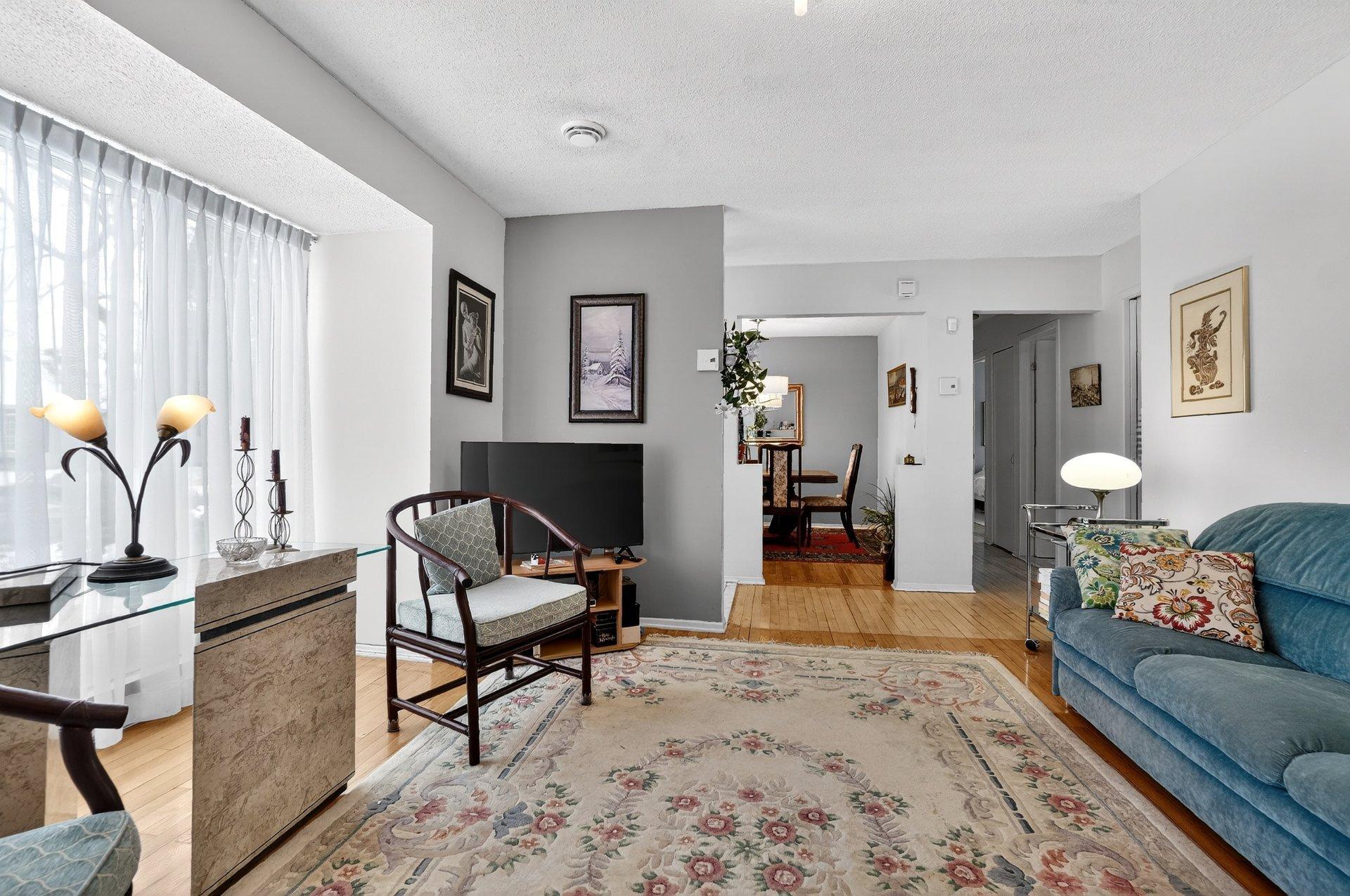 









6520


Av. des Perruches

,
Laval (Sainte-Rose),




QC
H7L3R1

