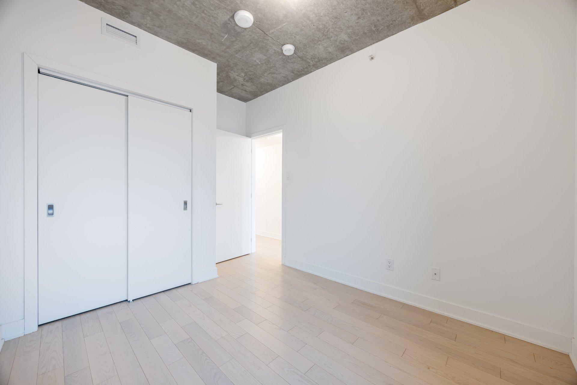 









60


Rue de l'Éclipse

, 1612,
Brossard,




QC
J4Z0T8

