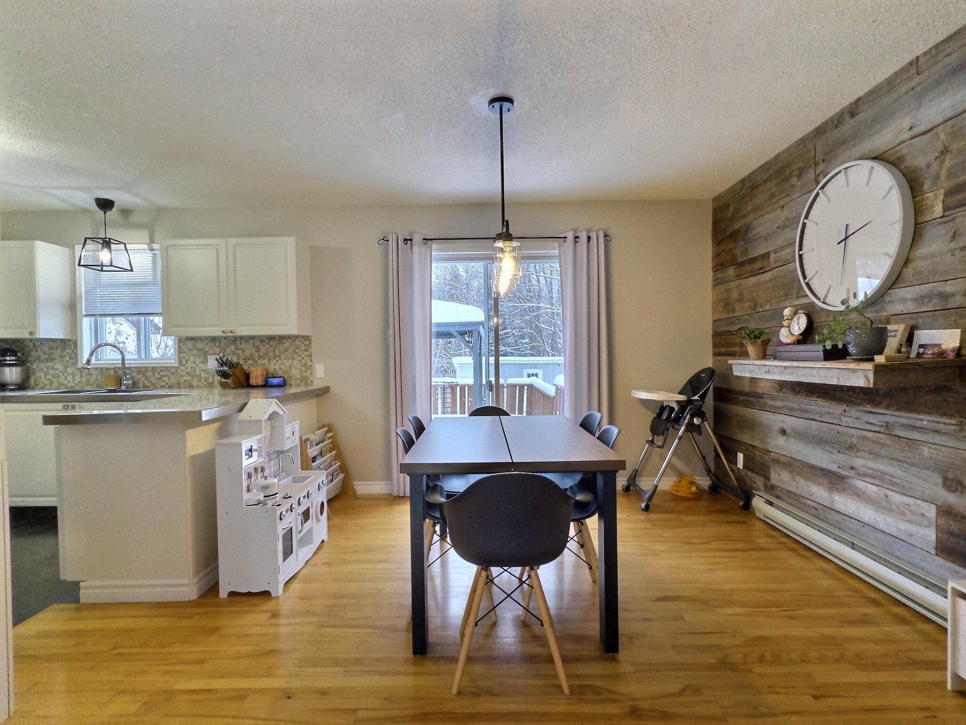 









213


Rue de la Faille

,
Témiscaming,




QC
J0Z3R0

