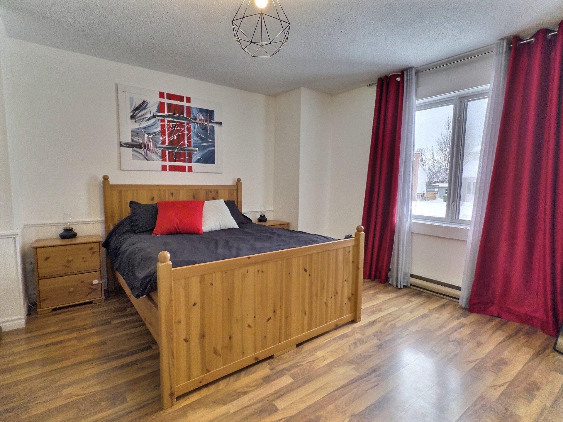 









213


Rue de la Faille

,
Témiscaming,




QC
J0Z3R0

