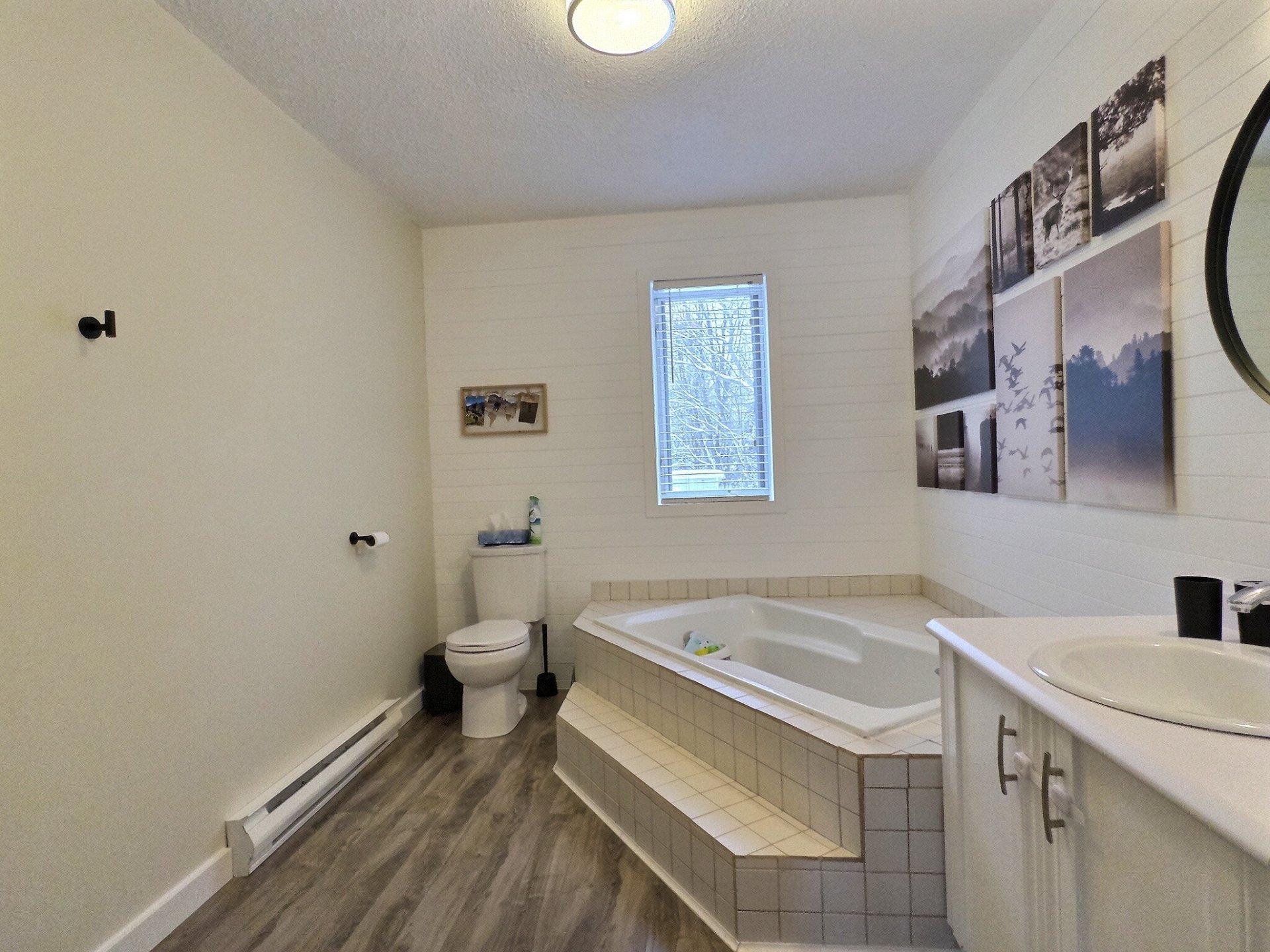 









213


Rue de la Faille

,
Témiscaming,




QC
J0Z3R0

