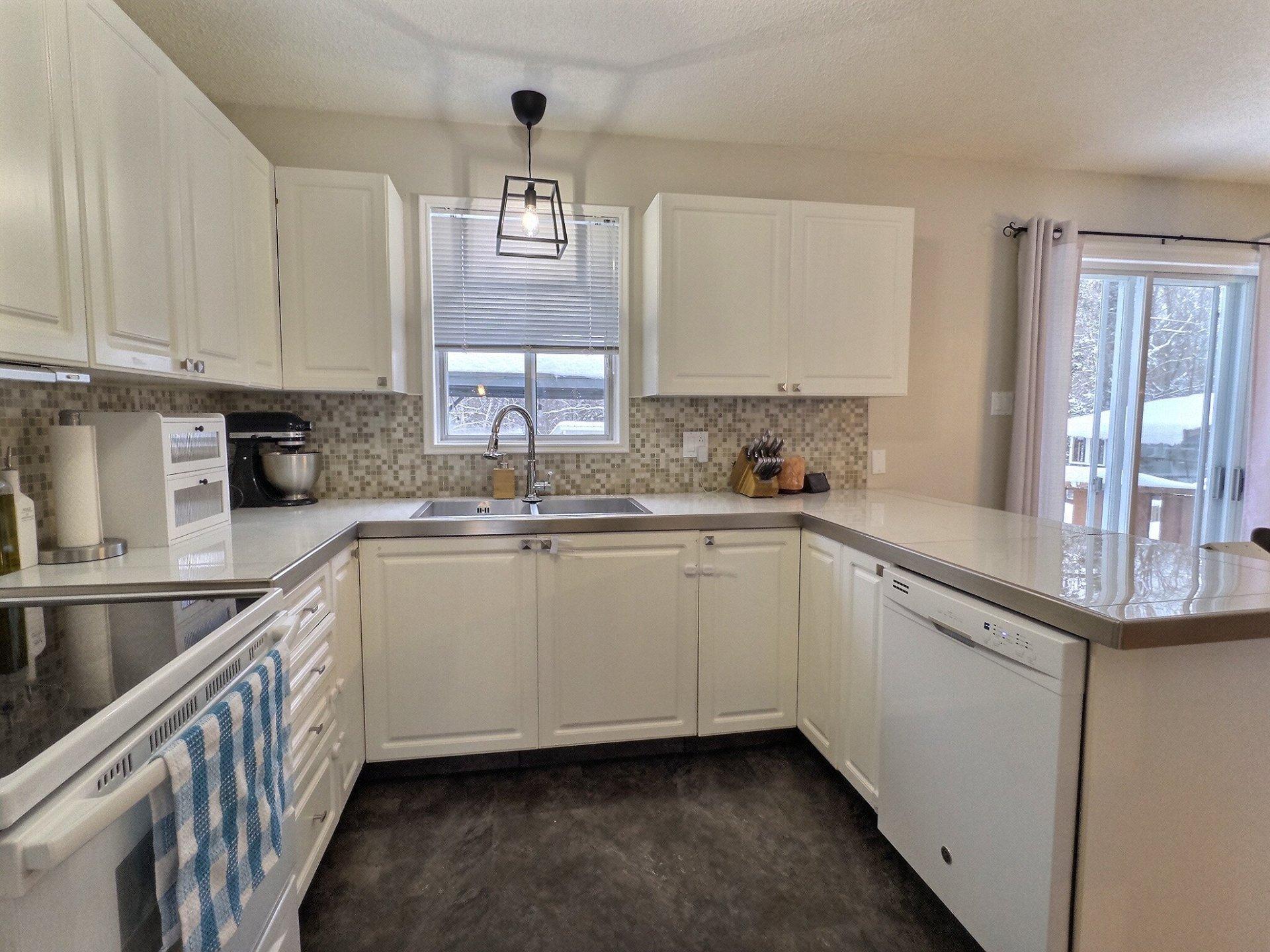 









213


Rue de la Faille

,
Témiscaming,




QC
J0Z3R0

