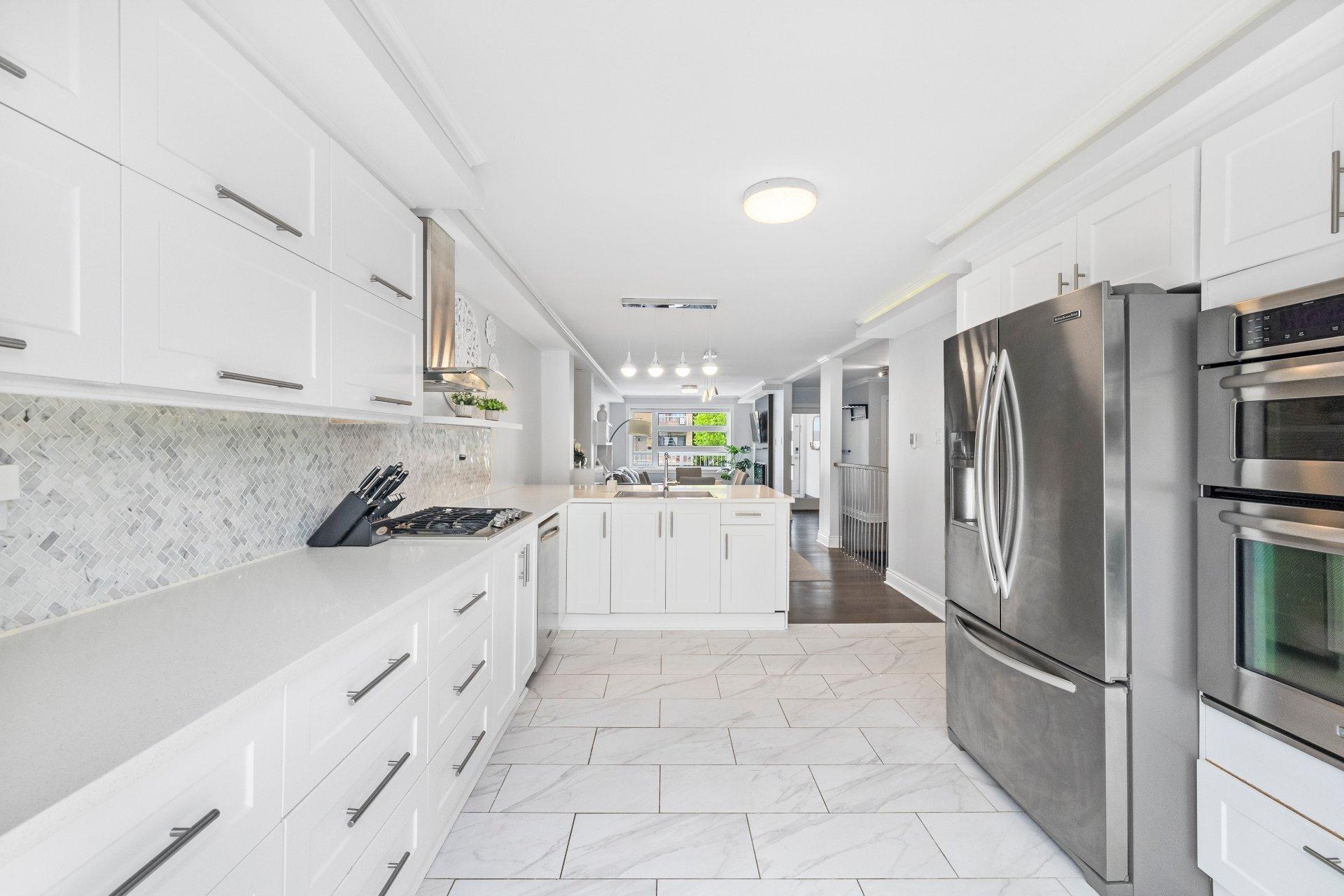 









3110

 - 3112


Rue Noorduyn

,
Montréal (Saint-Laurent),




QC
H4R1A2

