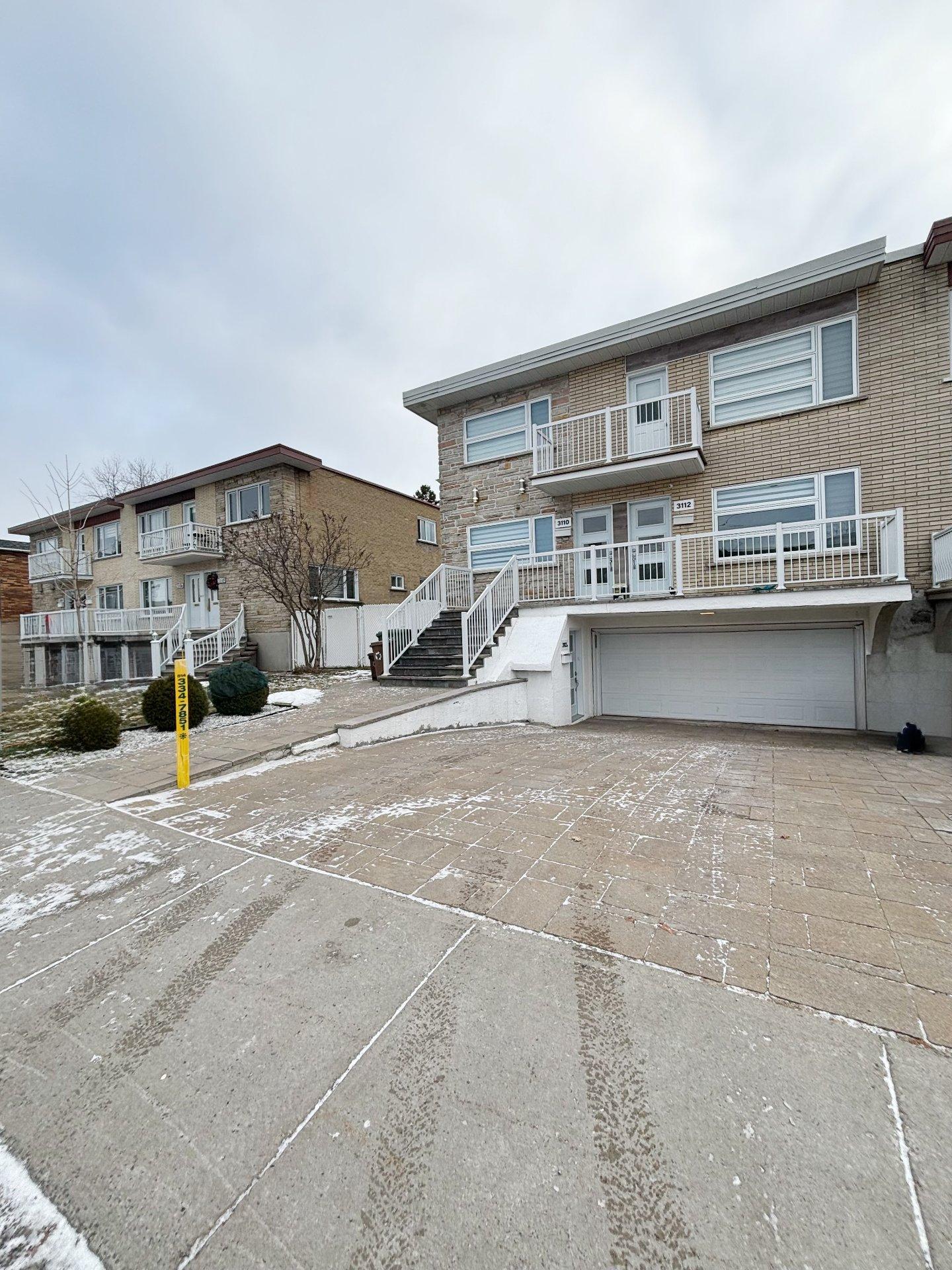 









3110

 - 3112


Rue Noorduyn

,
Montréal (Saint-Laurent),




QC
H4R1A2

