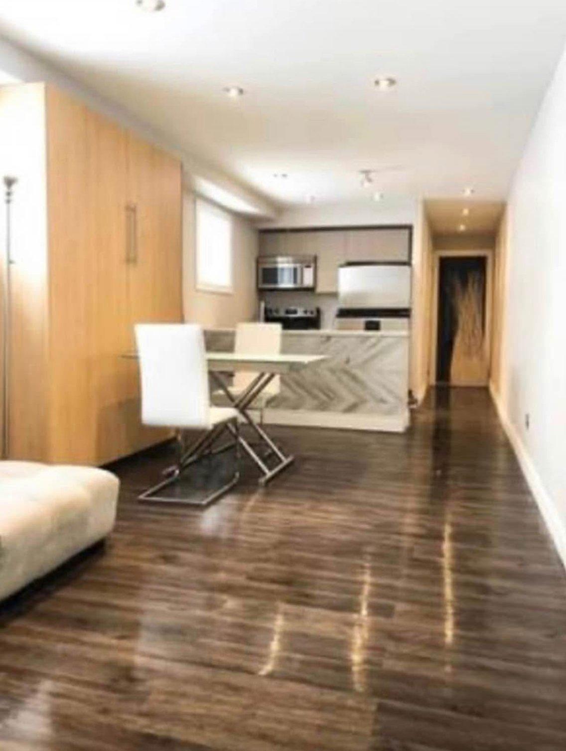 









3110

 - 3112


Rue Noorduyn

,
Montréal (Saint-Laurent),




QC
H4R1A2

