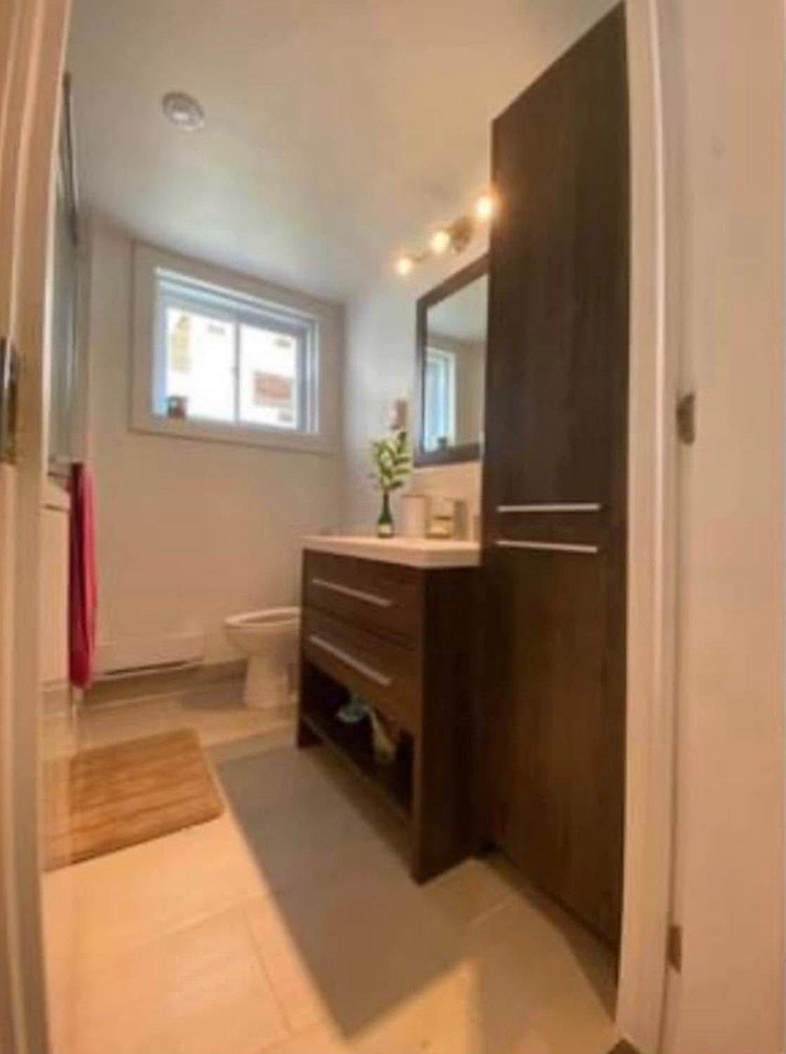 









3110

 - 3112


Rue Noorduyn

,
Montréal (Saint-Laurent),




QC
H4R1A2

