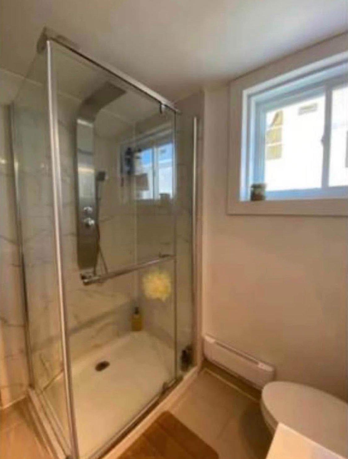 









3110

 - 3112


Rue Noorduyn

,
Montréal (Saint-Laurent),




QC
H4R1A2

