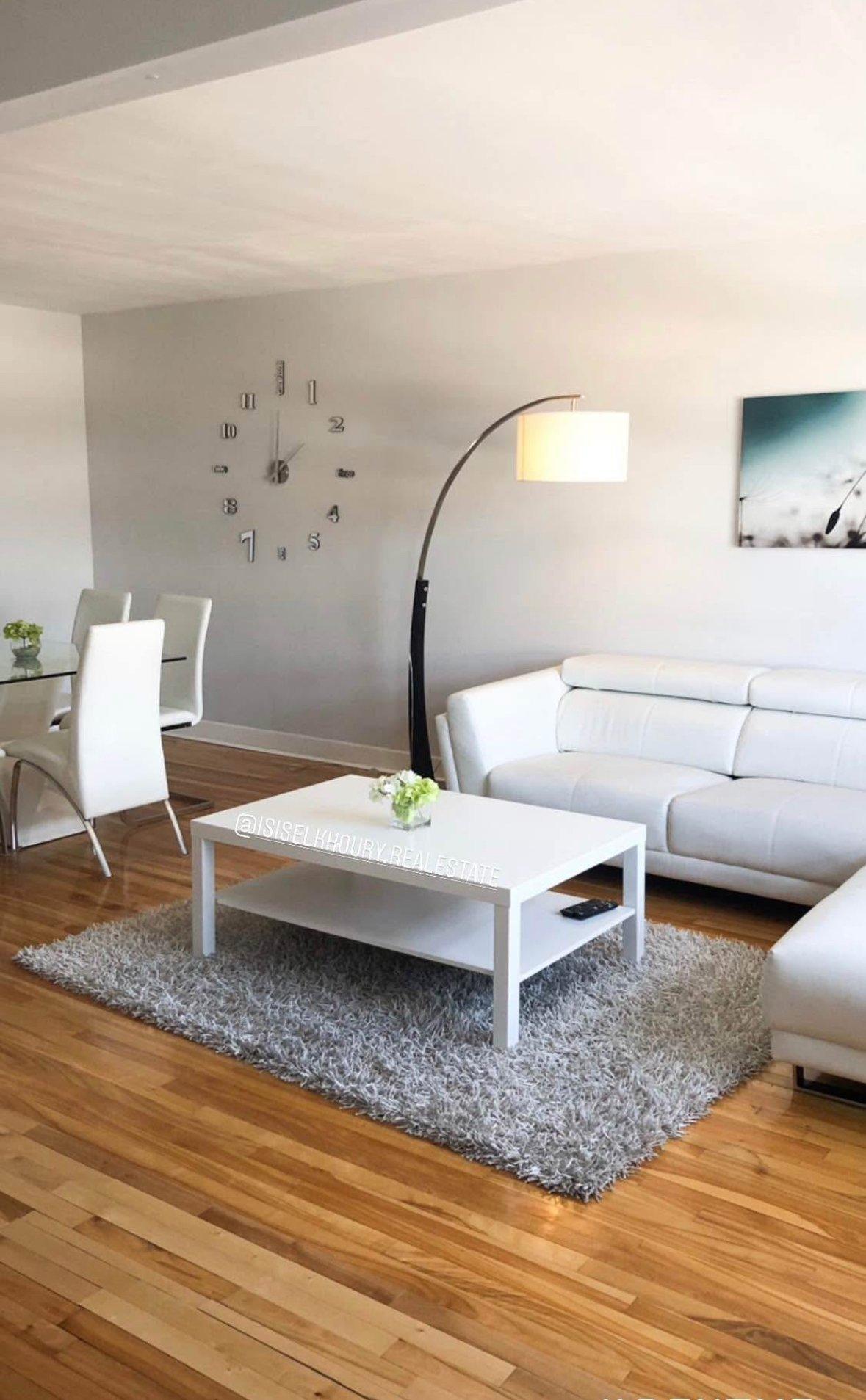 









3110

 - 3112


Rue Noorduyn

,
Montréal (Saint-Laurent),




QC
H4R1A2

