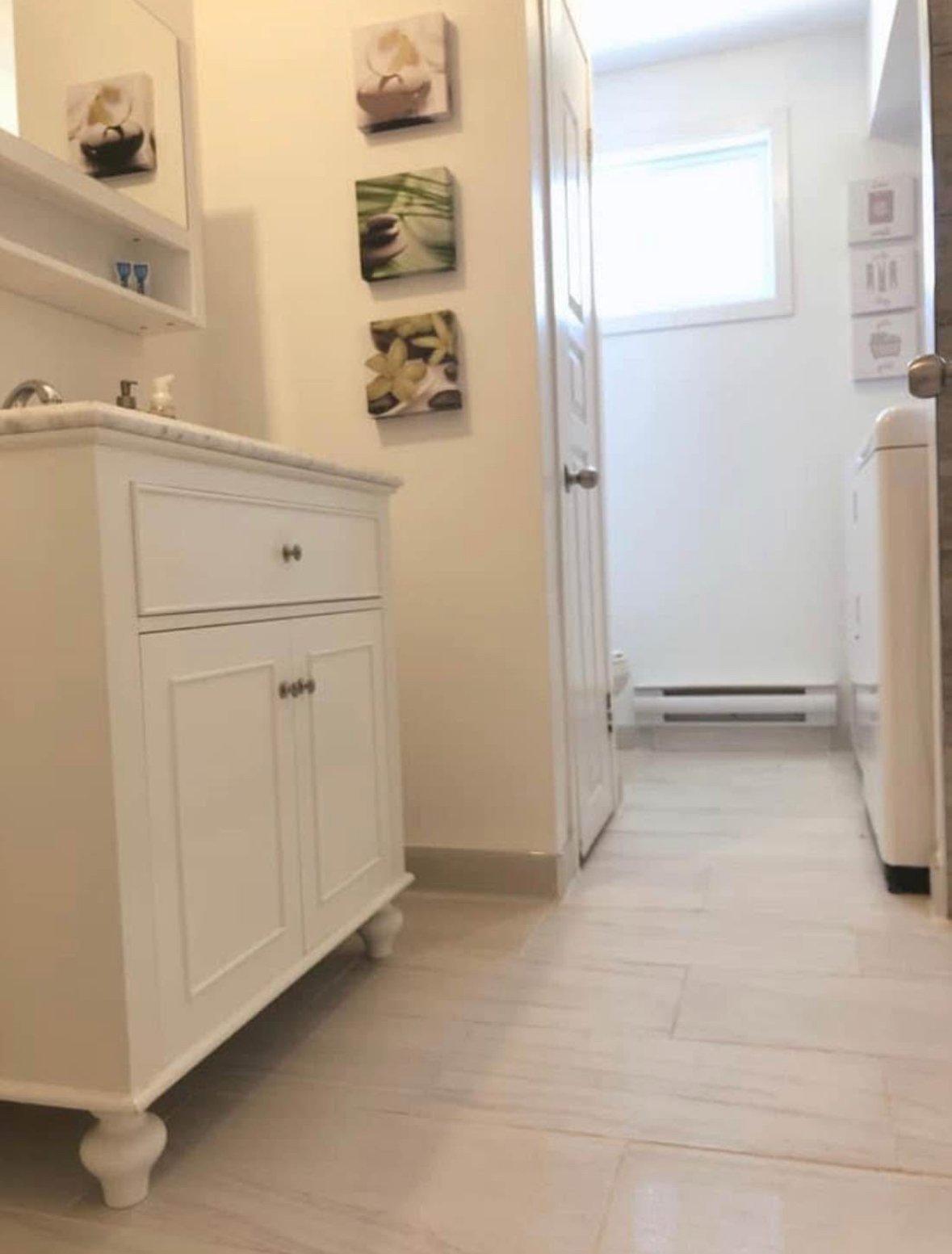 









3110

 - 3112


Rue Noorduyn

,
Montréal (Saint-Laurent),




QC
H4R1A2

