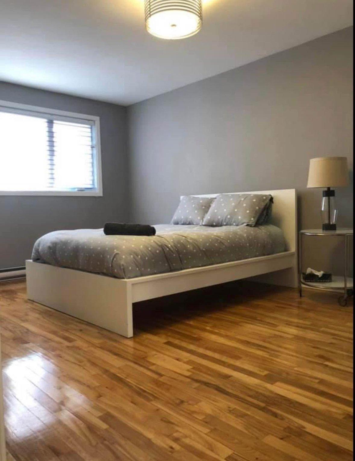 









3110

 - 3112


Rue Noorduyn

,
Montréal (Saint-Laurent),




QC
H4R1A2

