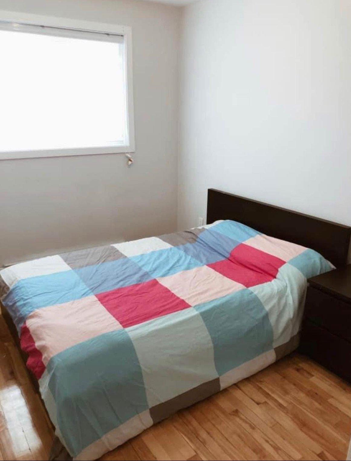 









3110

 - 3112


Rue Noorduyn

,
Montréal (Saint-Laurent),




QC
H4R1A2

