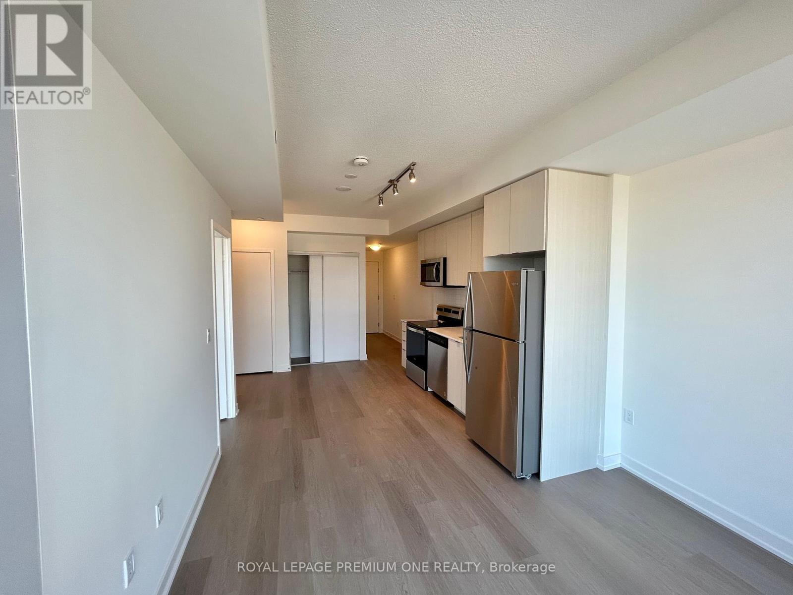 












421 - 859 THE QUEENSWAY AVENUE W

,
Toronto,




Ontario
M8Z1N8

