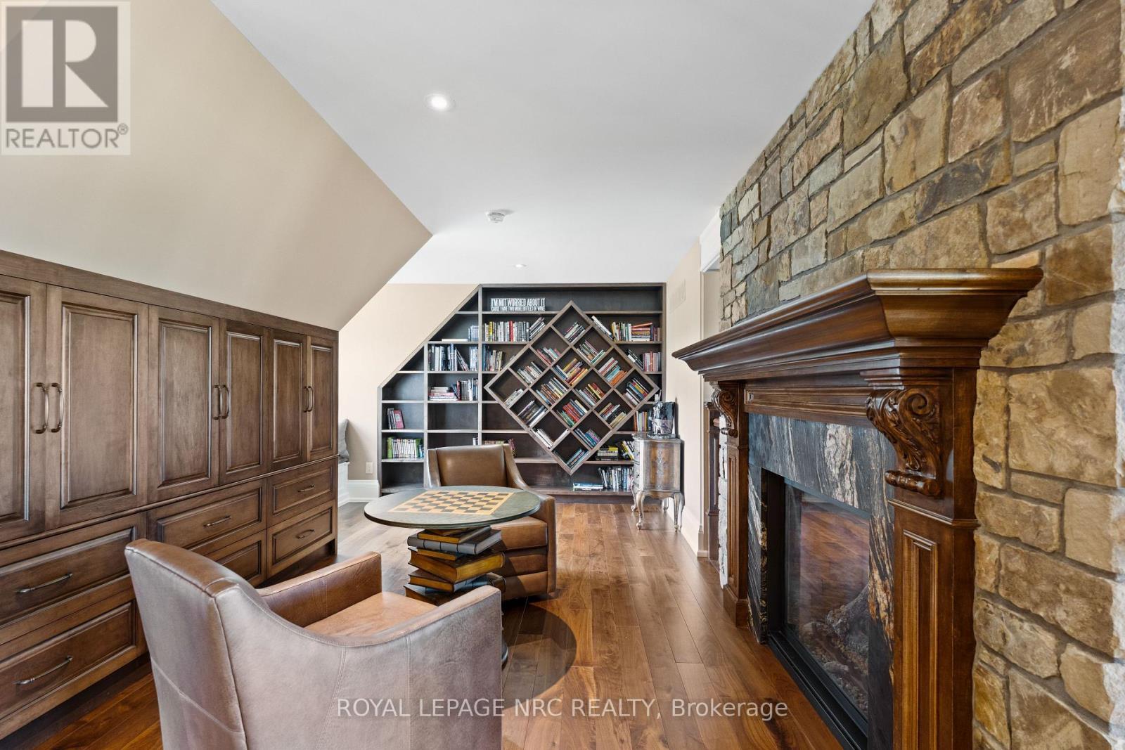 












1234 LAKESHORE ROAD

,
Niagara-on-the-Lake (Lakeshore),







Ontario
L0S1J0

