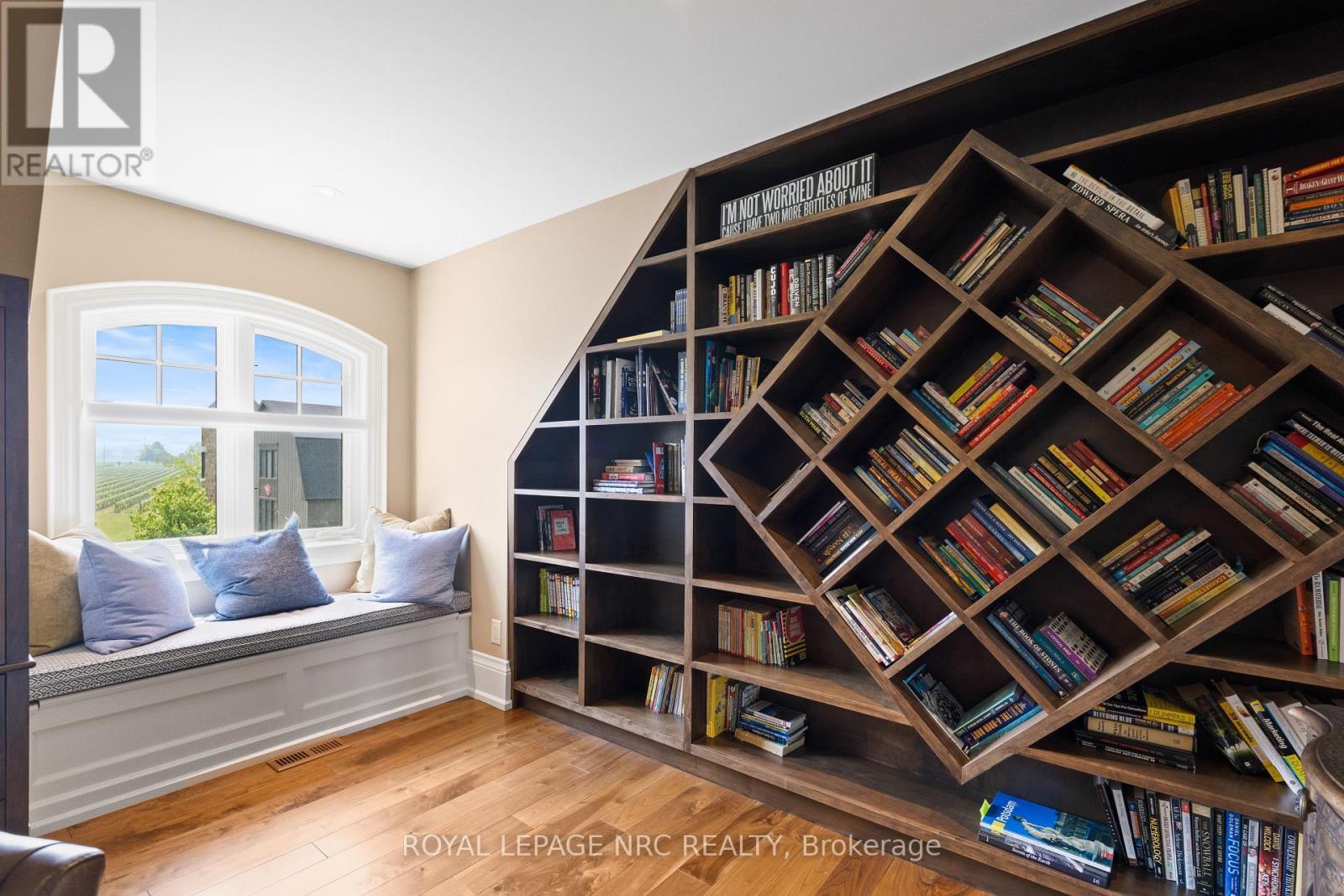 












1234 LAKESHORE ROAD

,
Niagara-on-the-Lake (Lakeshore),







Ontario
L0S1J0

