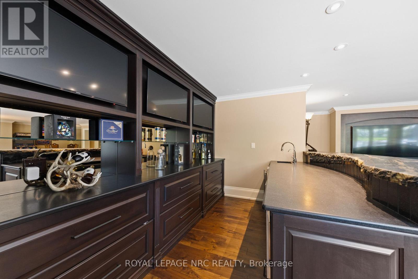 












1234 LAKESHORE ROAD

,
Niagara-on-the-Lake (Lakeshore),







Ontario
L0S1J0

