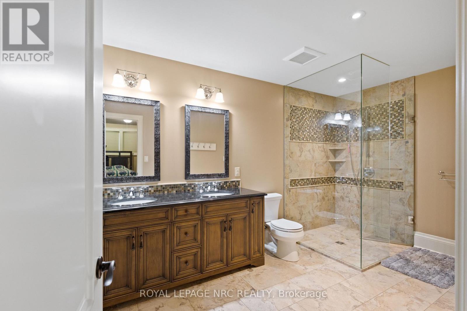 












1234 LAKESHORE ROAD

,
Niagara-on-the-Lake (Lakeshore),







Ontario
L0S1J0

