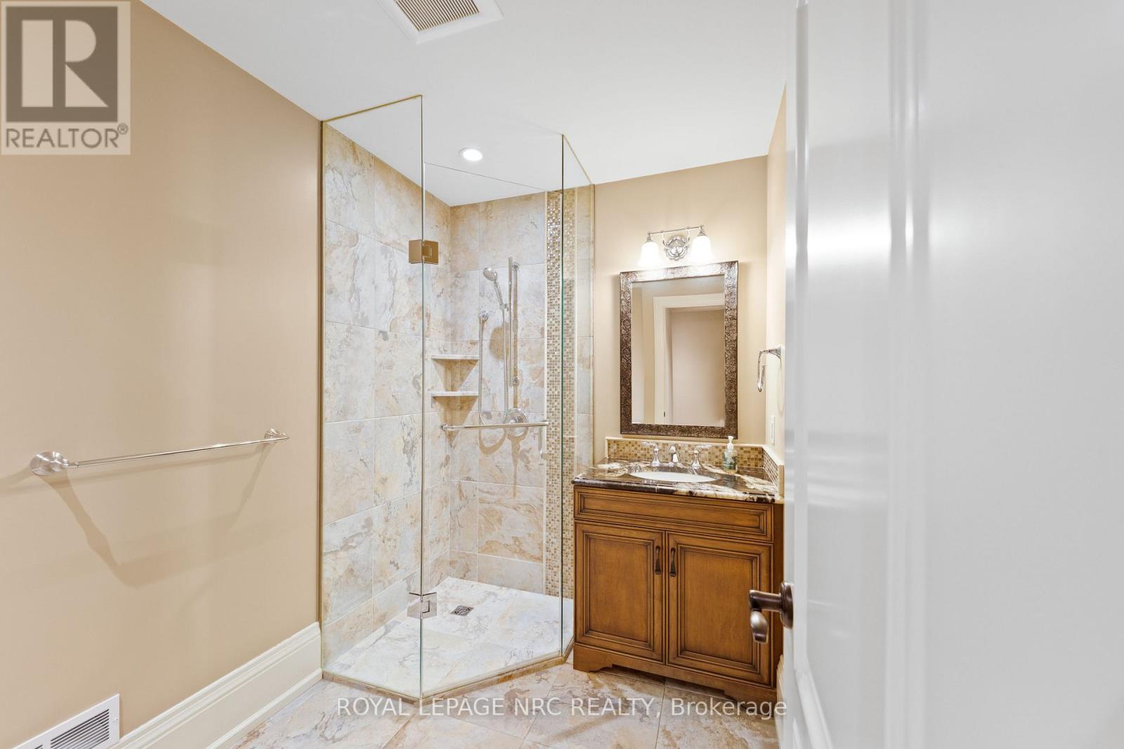 












1234 LAKESHORE ROAD

,
Niagara-on-the-Lake (Lakeshore),







Ontario
L0S1J0

