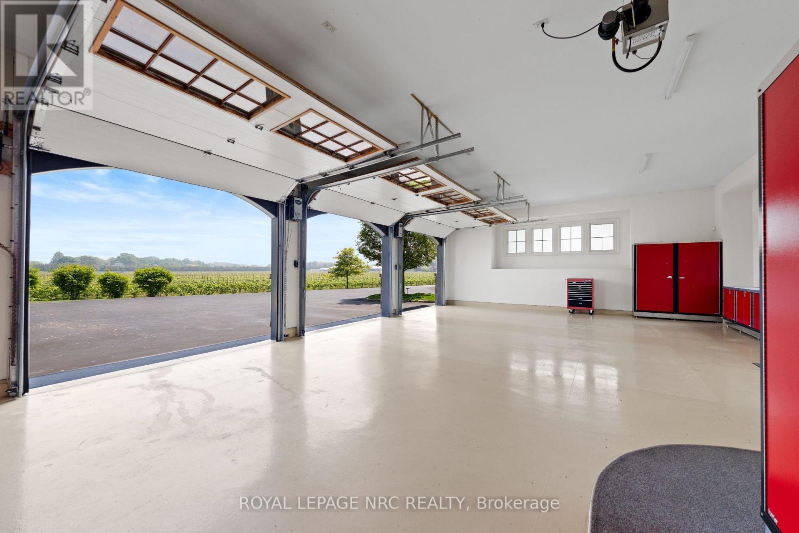 












1234 LAKESHORE ROAD

,
Niagara-on-the-Lake (Lakeshore),







Ontario
L0S1J0

