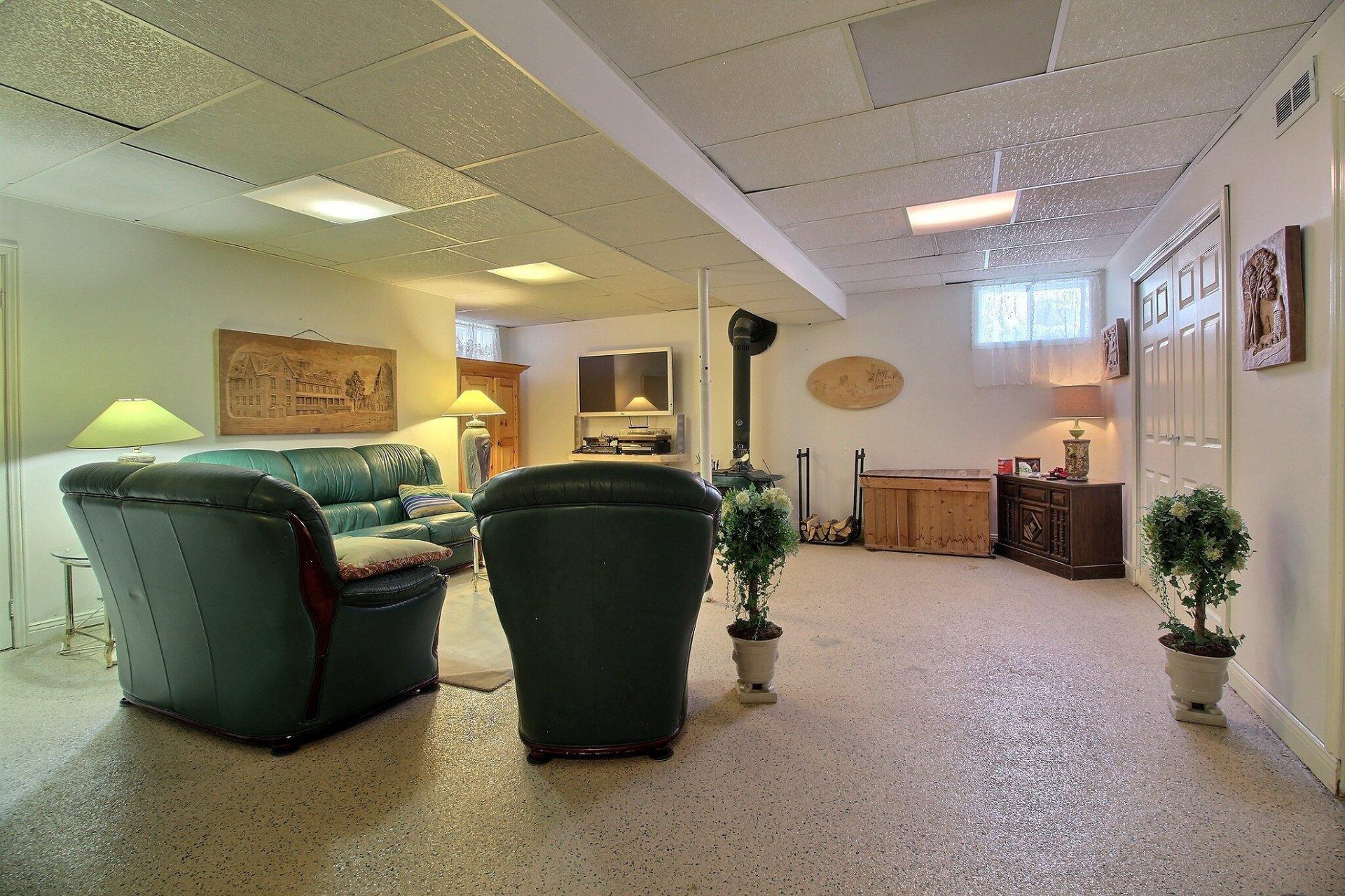 









1759


Ch. Fortin

,
Magog,




QC
J1X0M6

