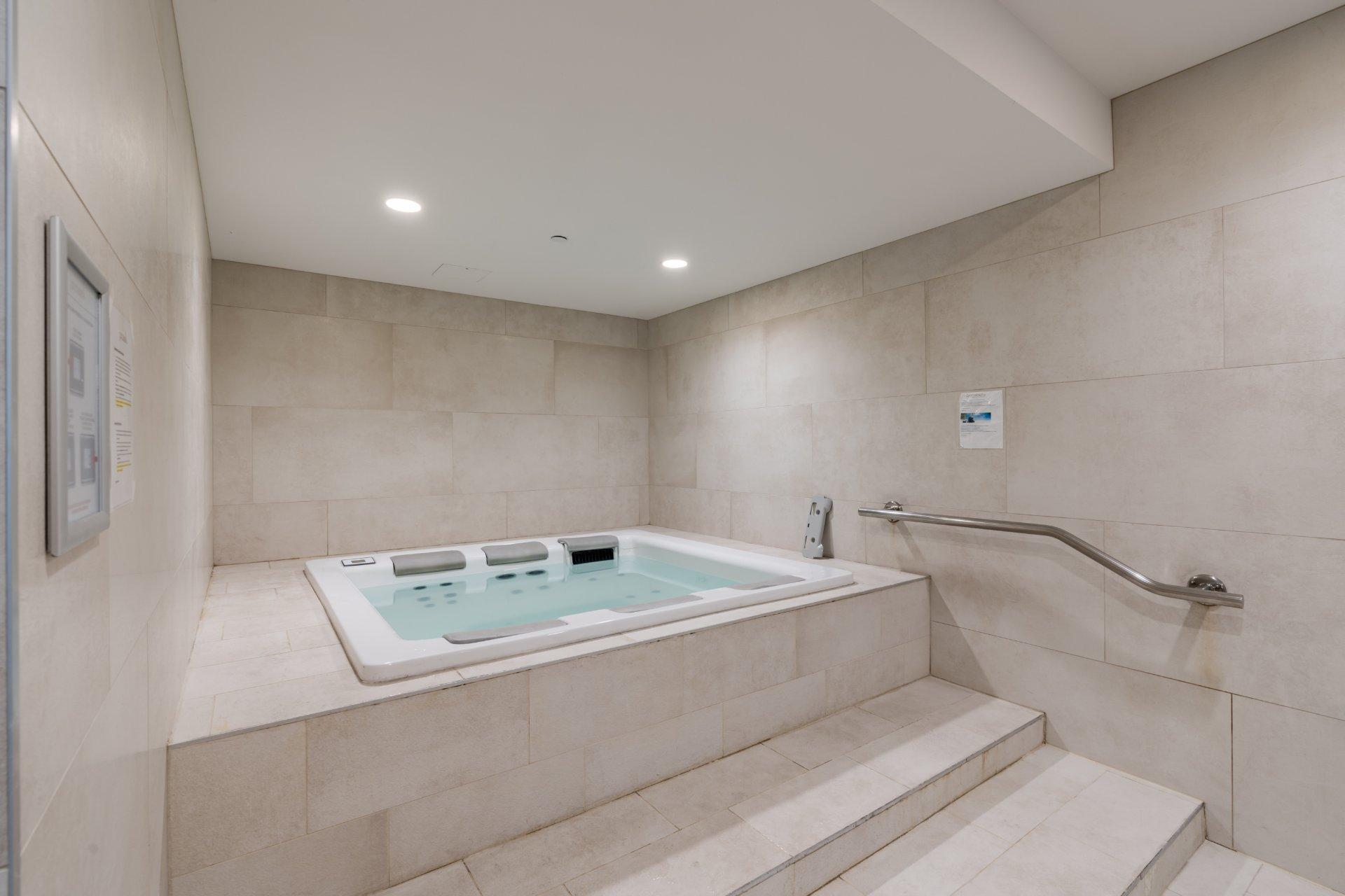 









1310


Boul. René-Lévesque O.

, 603,
Montréal (Ville-Marie),




QC
H3G0B7

