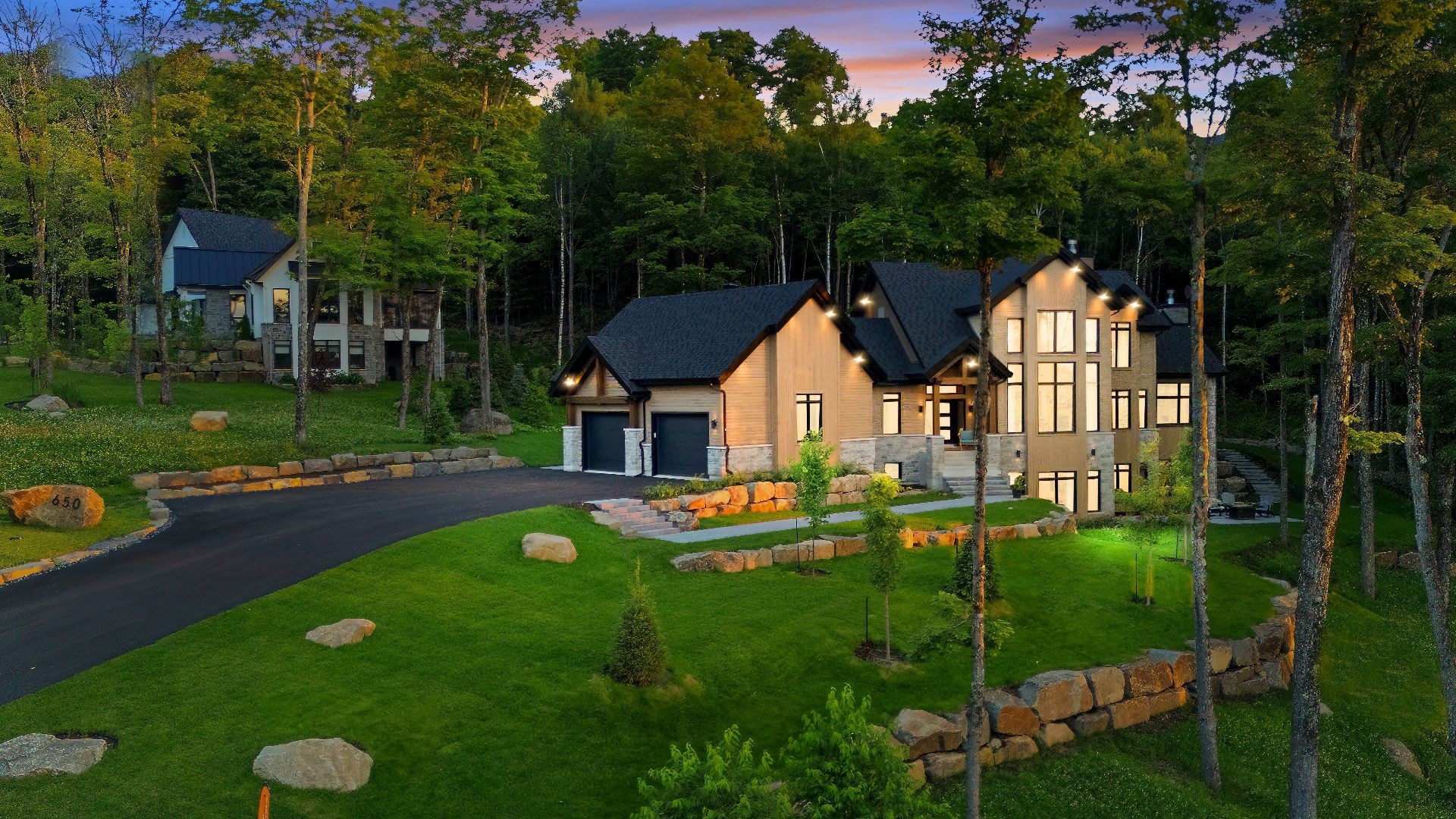 









650


Rue de Belle-Plagne

,
Saint-Sauveur,




QC
J0R1R7

