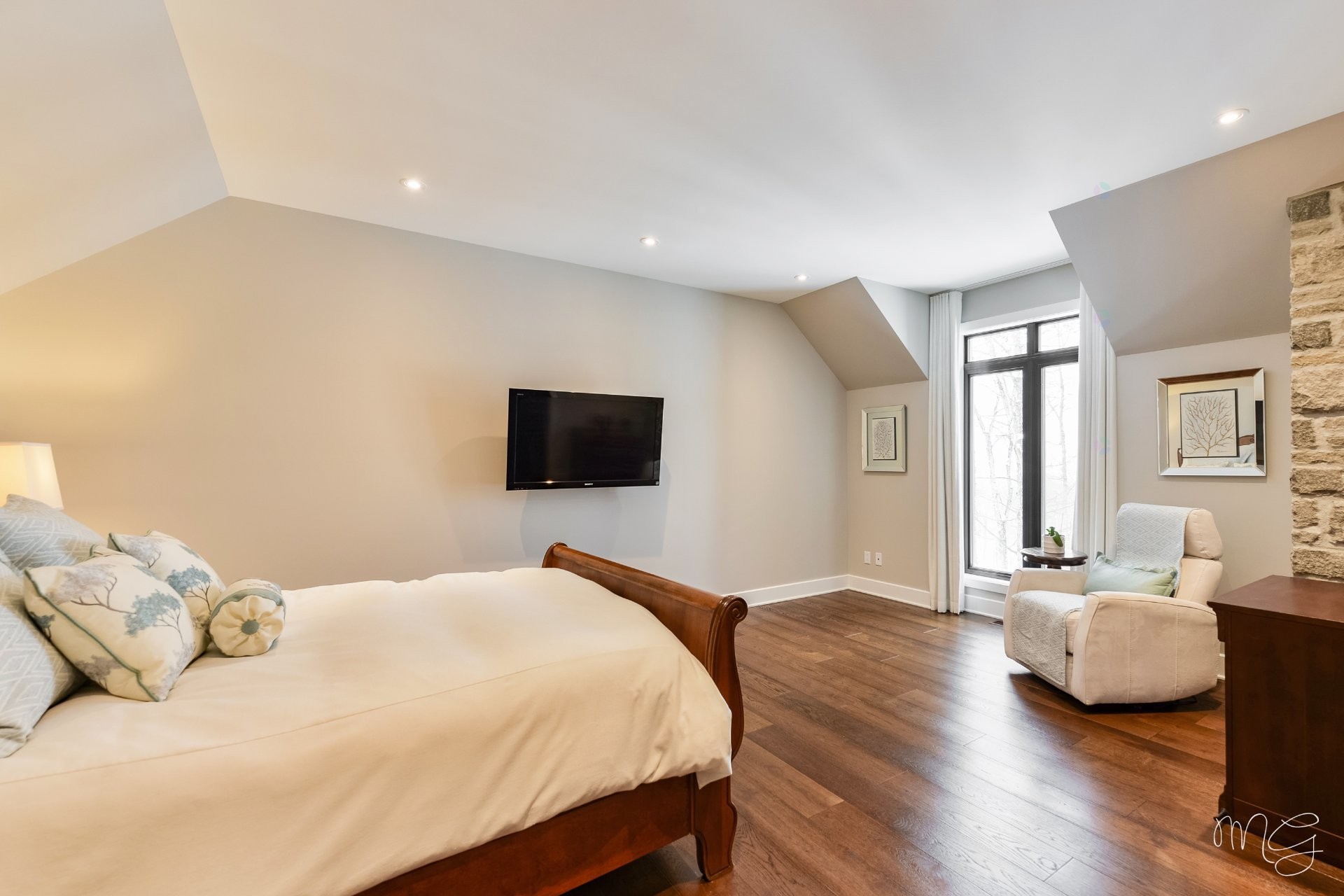 









650


Rue de Belle-Plagne

,
Saint-Sauveur,




QC
J0R1R7

