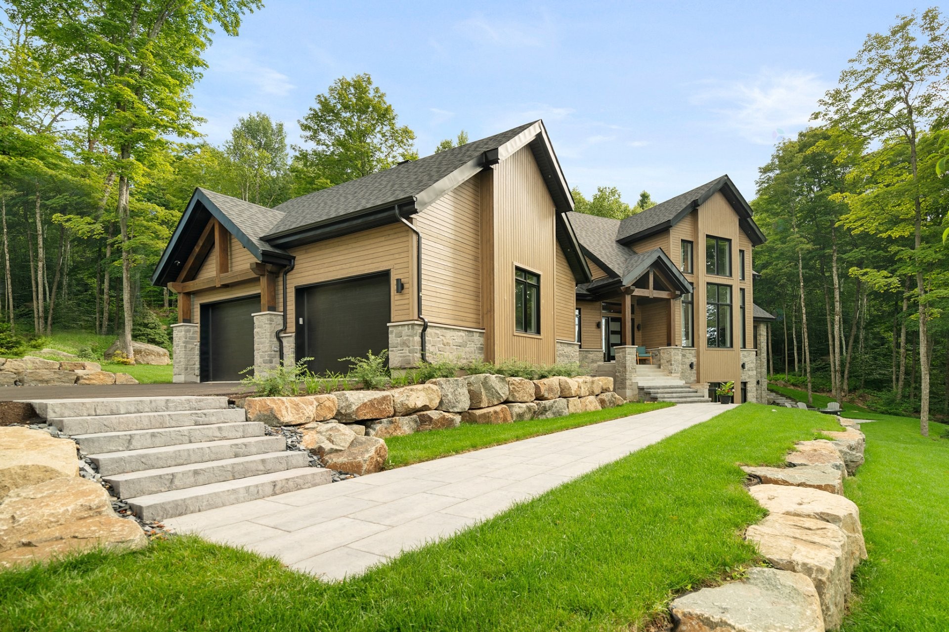 









650


Rue de Belle-Plagne

,
Saint-Sauveur,




QC
J0R1R7

