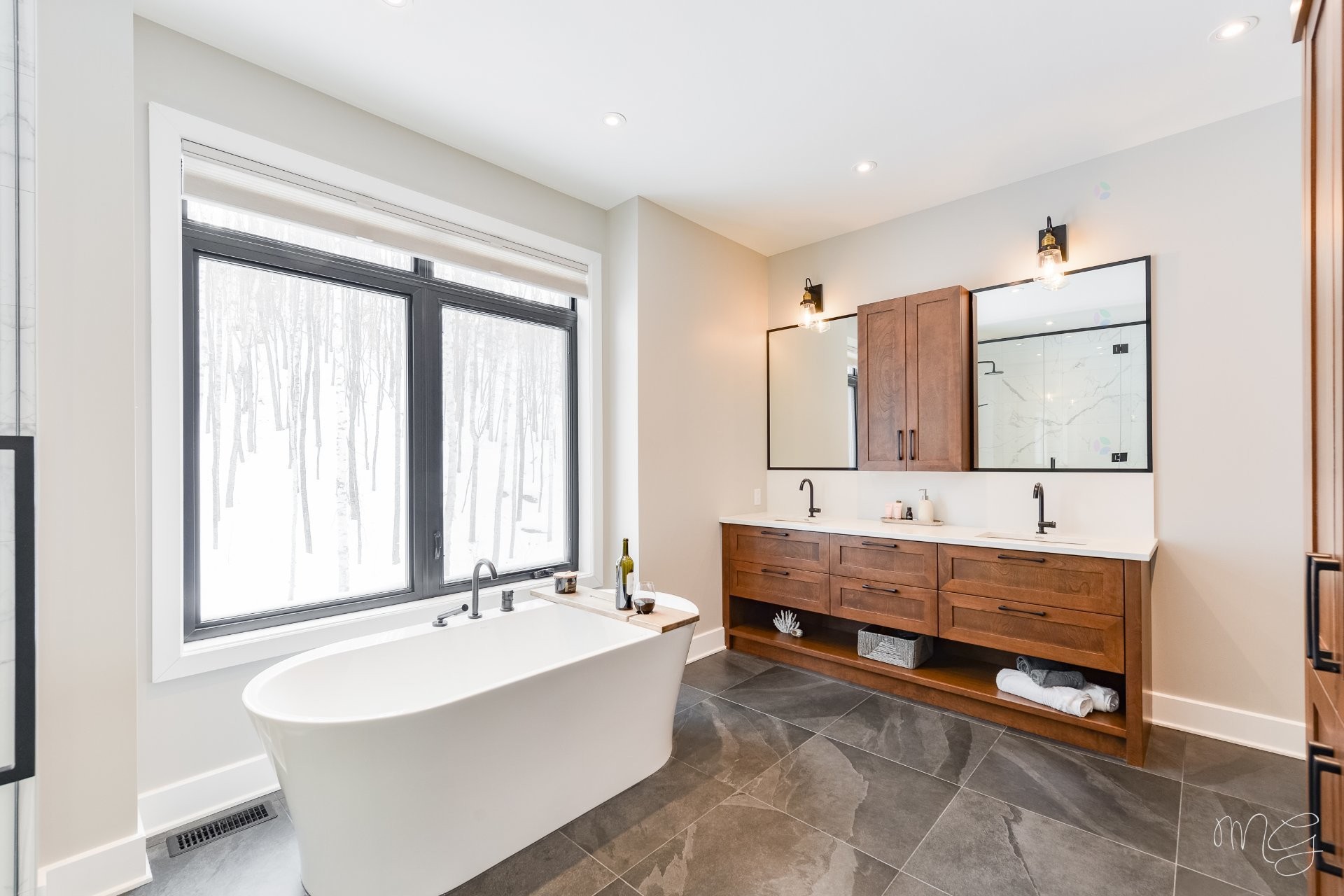 









650


Rue de Belle-Plagne

,
Saint-Sauveur,




QC
J0R1R7

