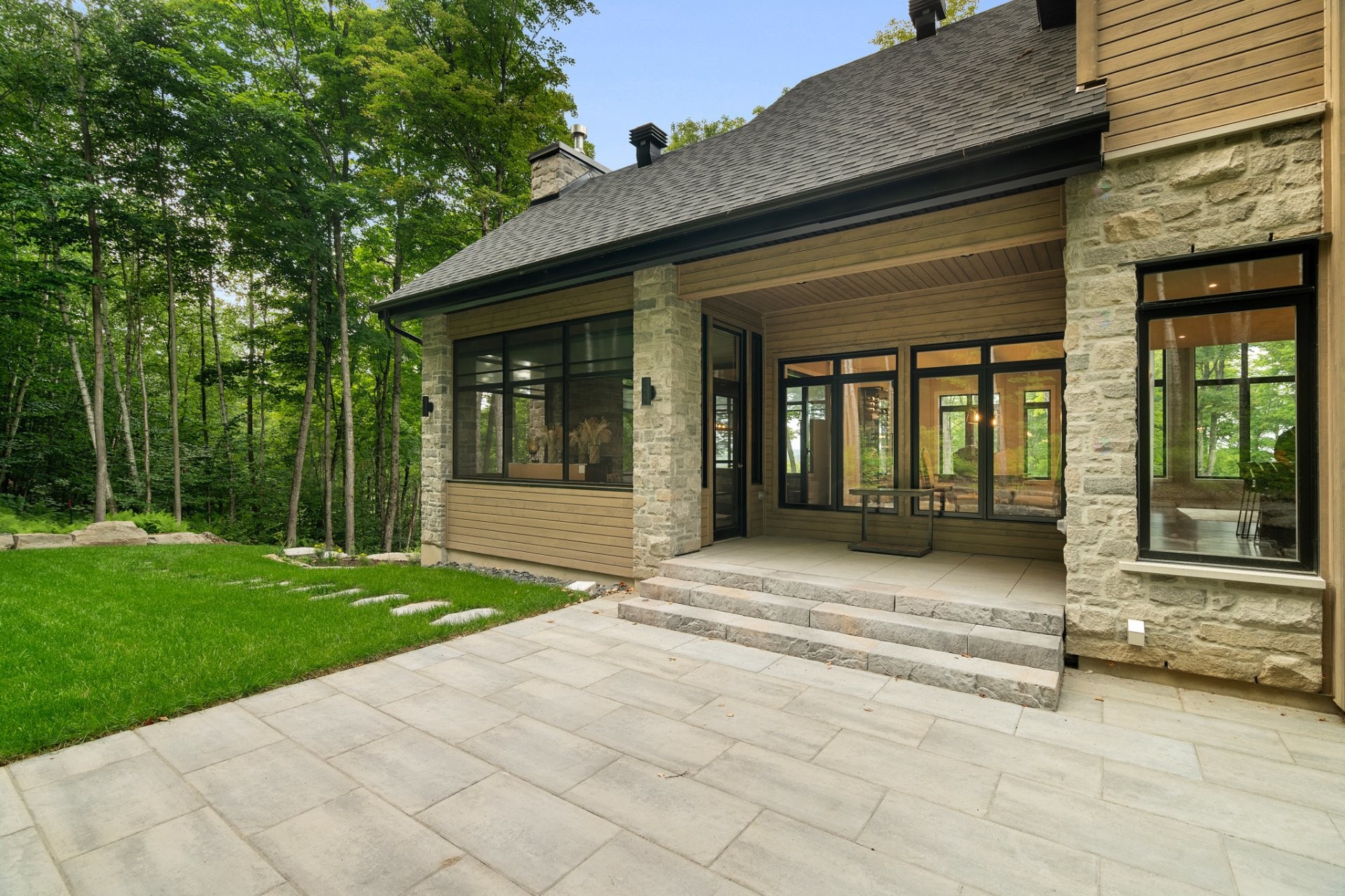 









650


Rue de Belle-Plagne

,
Saint-Sauveur,




QC
J0R1R7

