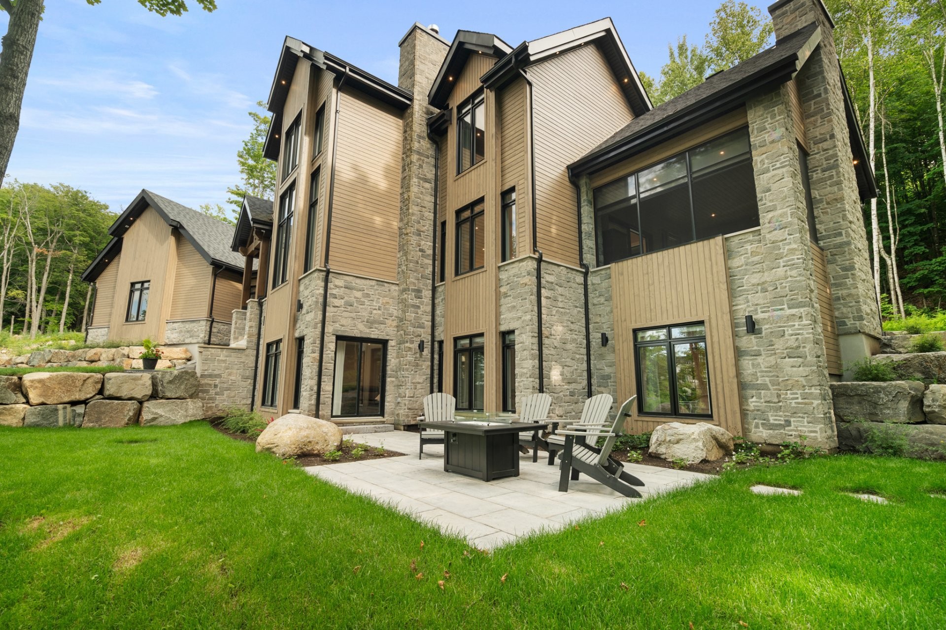 









650


Rue de Belle-Plagne

,
Saint-Sauveur,




QC
J0R1R7

