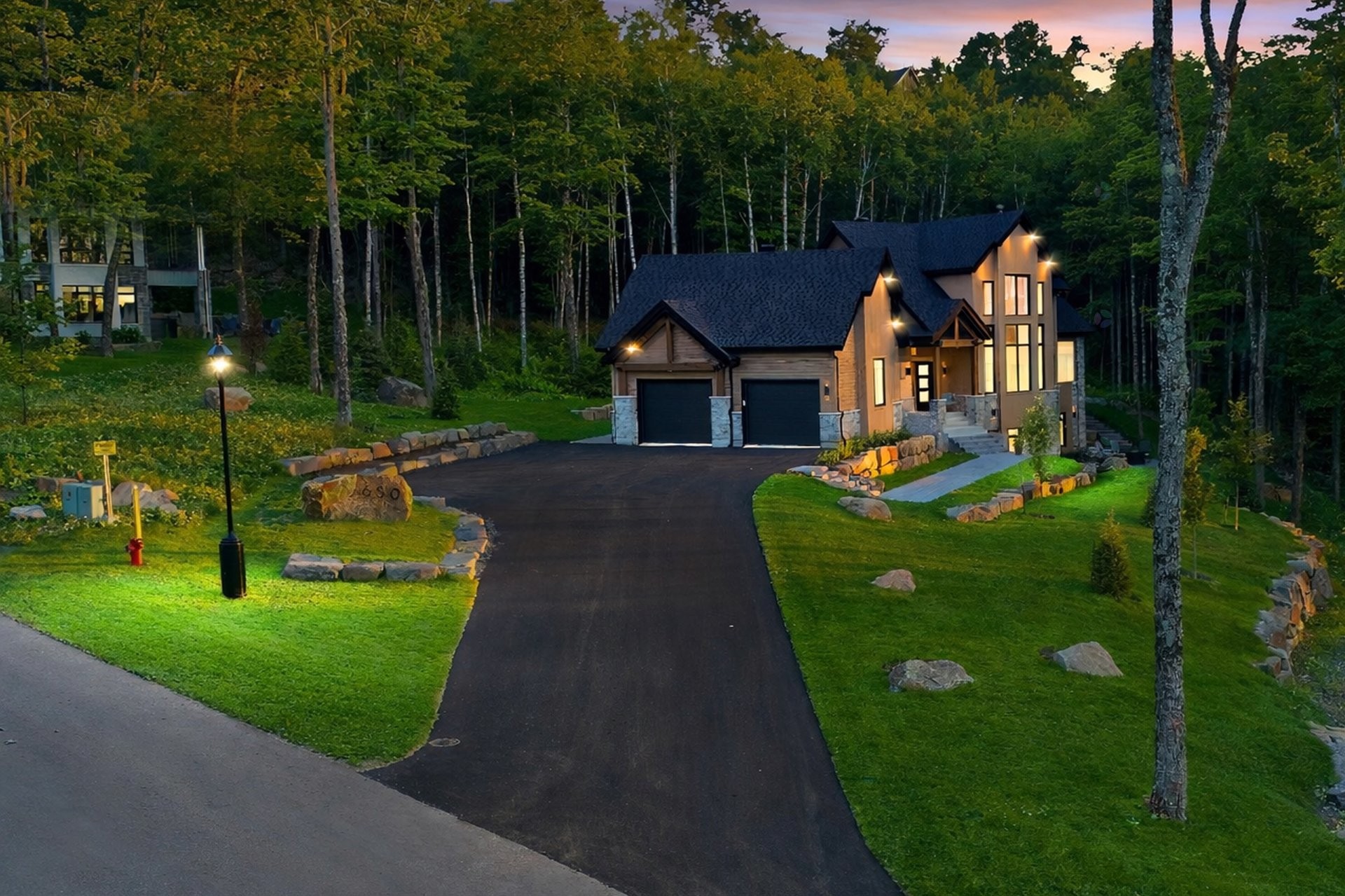 









650


Rue de Belle-Plagne

,
Saint-Sauveur,




QC
J0R1R7

