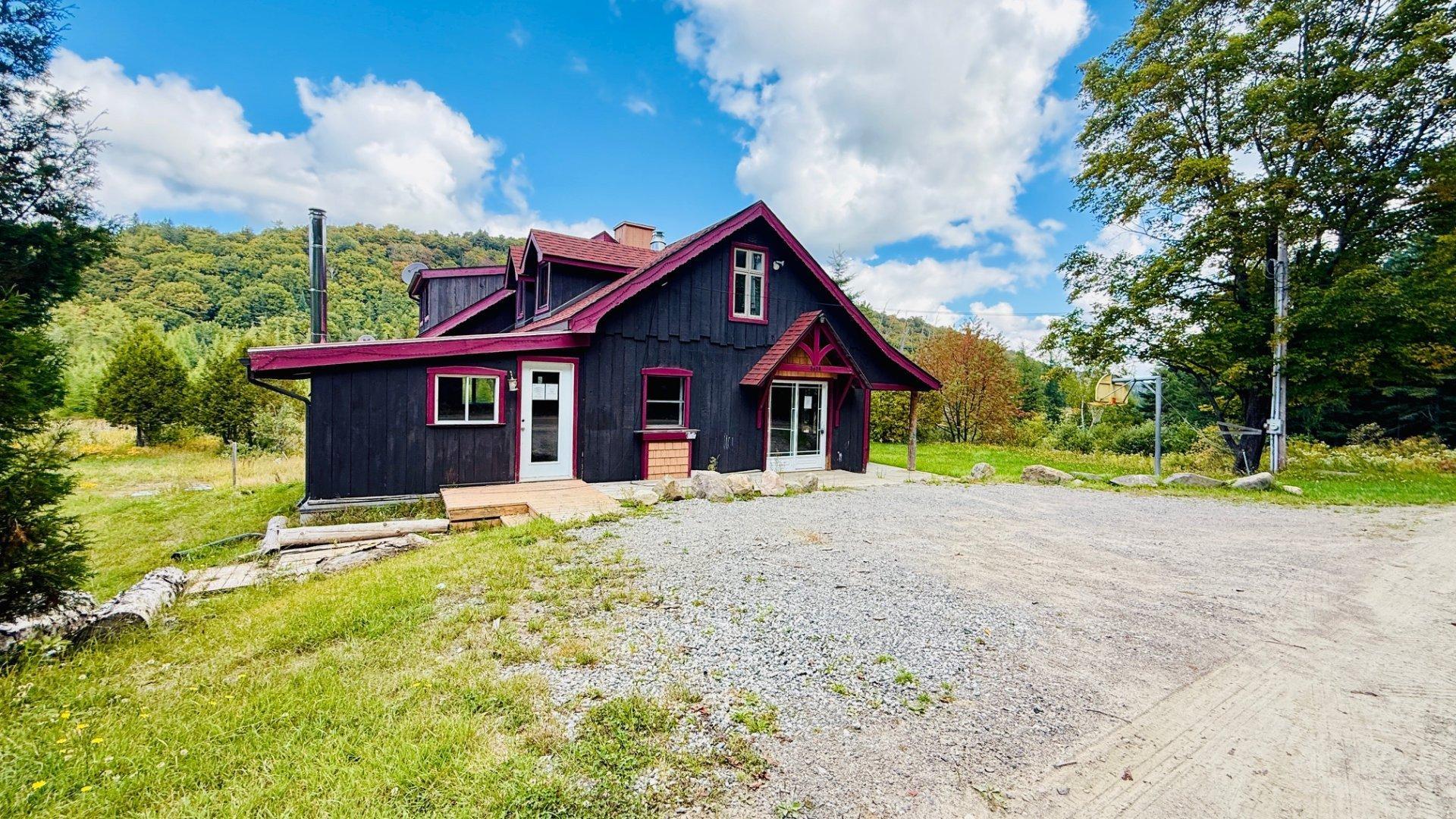 









2076

 - 2080


Mtée Sauvage

,
Saint-Adolphe-d'Howard,




QC
J0T2B0

